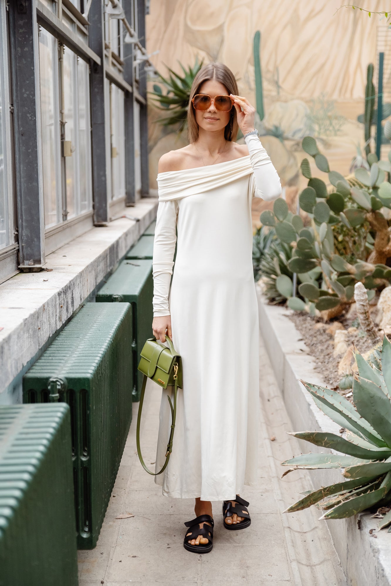 Zélie off-shoulder jurkje butter