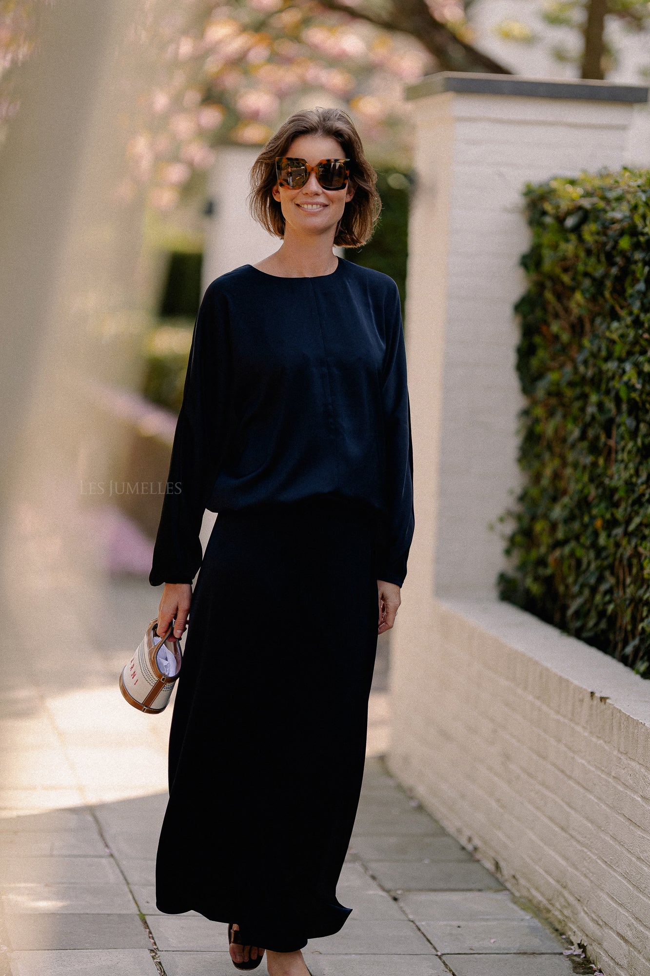 Manon satin top navy
