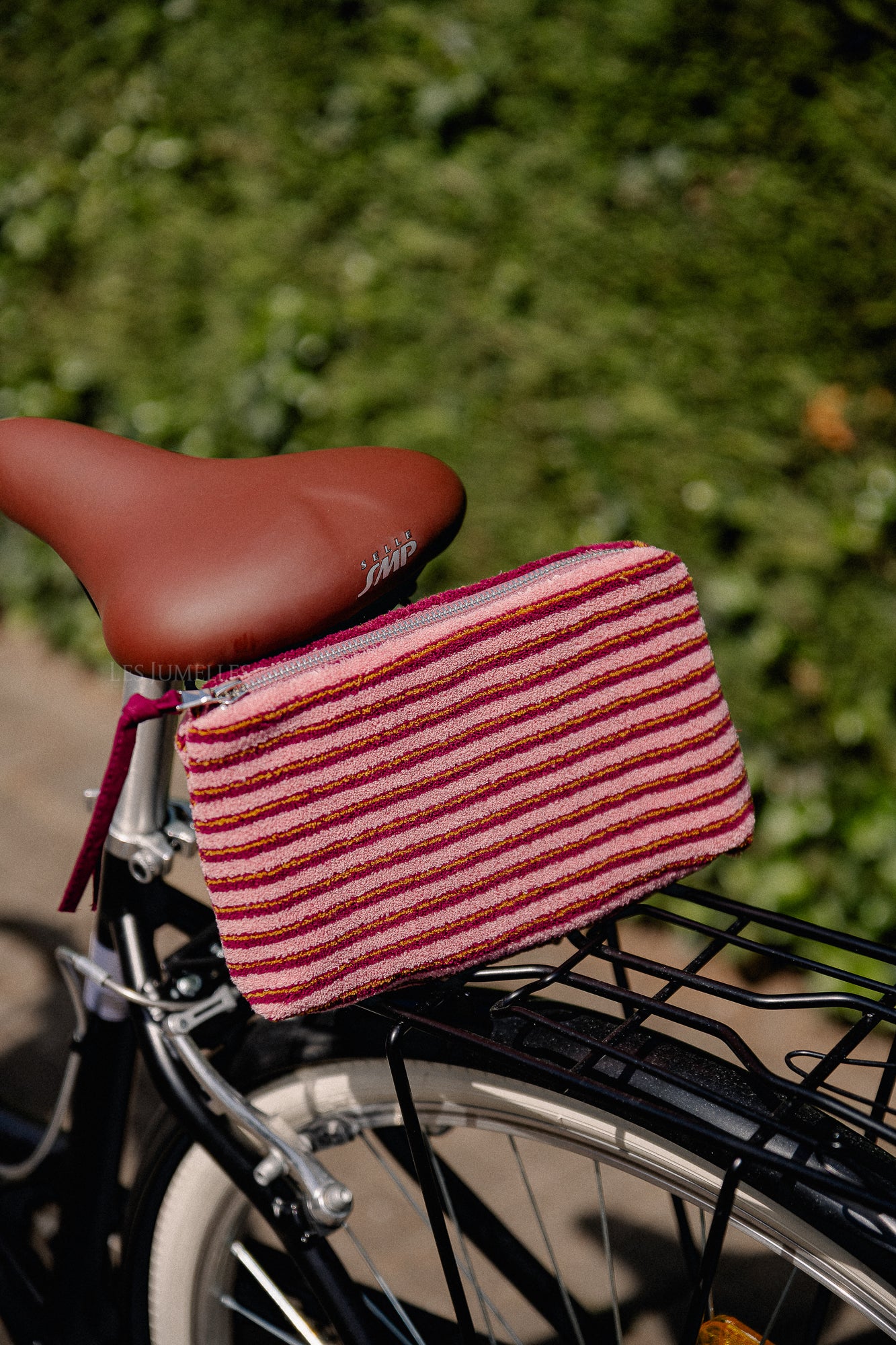 Pia make-up bag pink/burgundy stripes