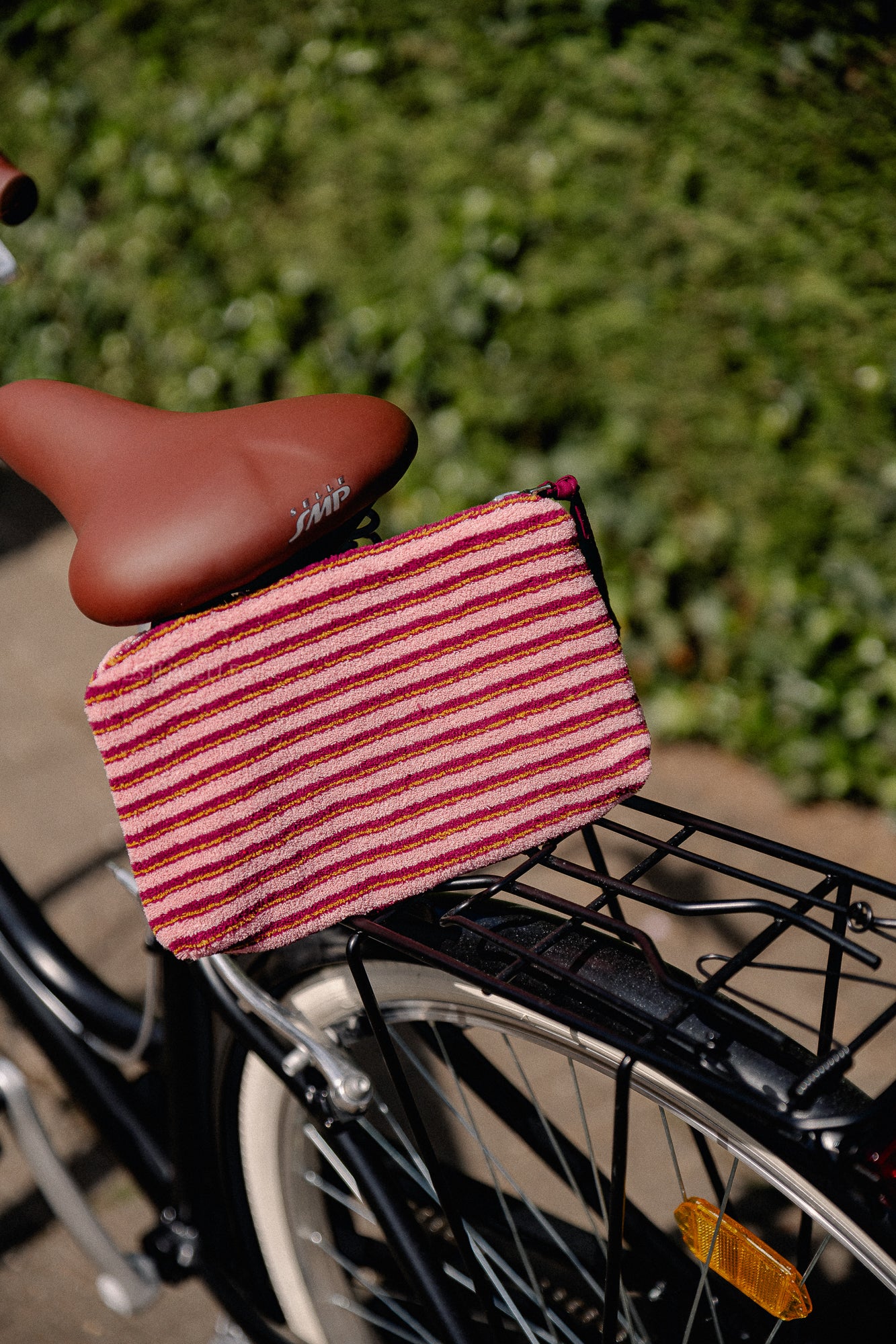 Pia make-up bag pink/burgundy stripes