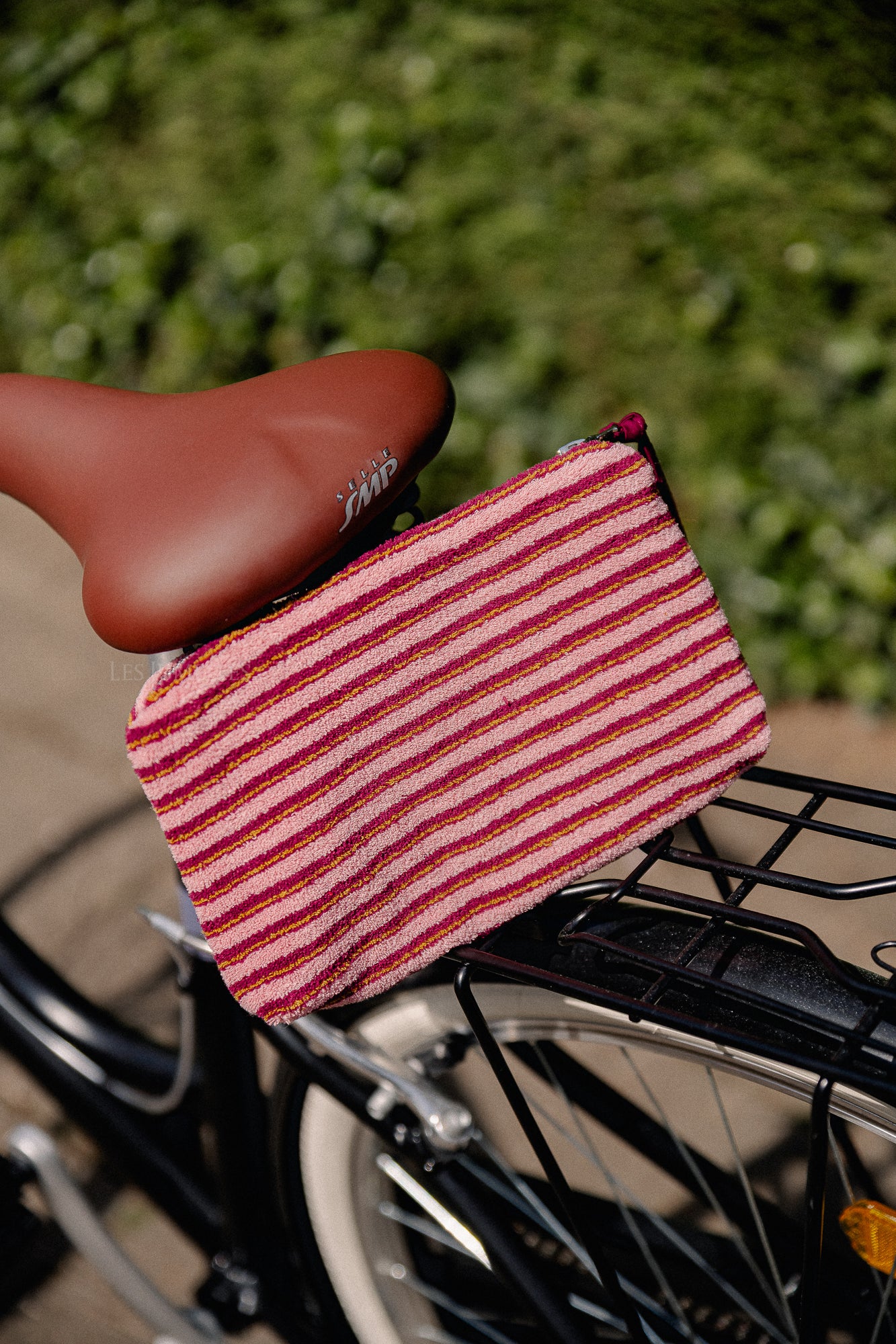 Pia make-up bag pink/burgundy stripes