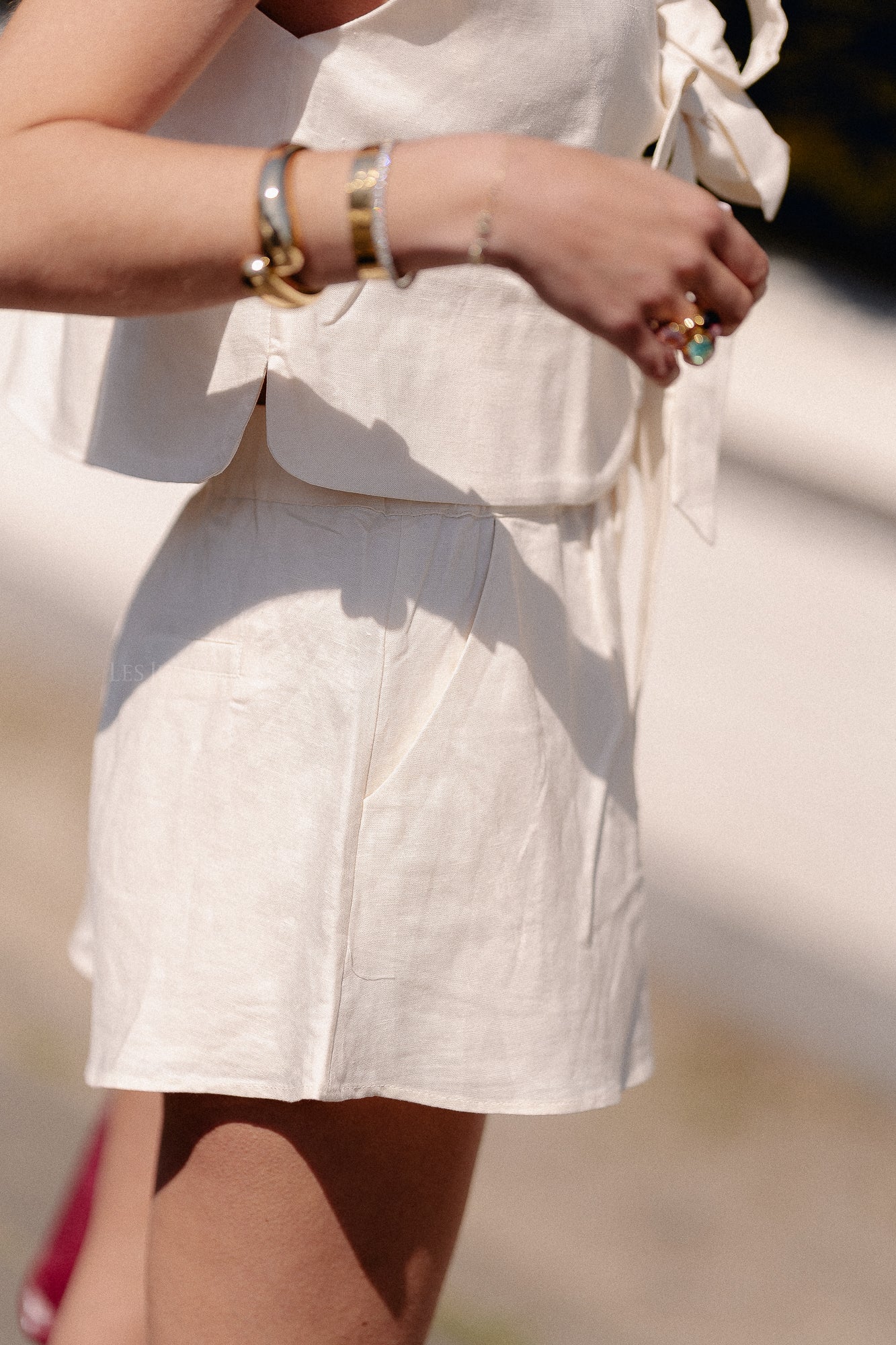 Lacy short ecru