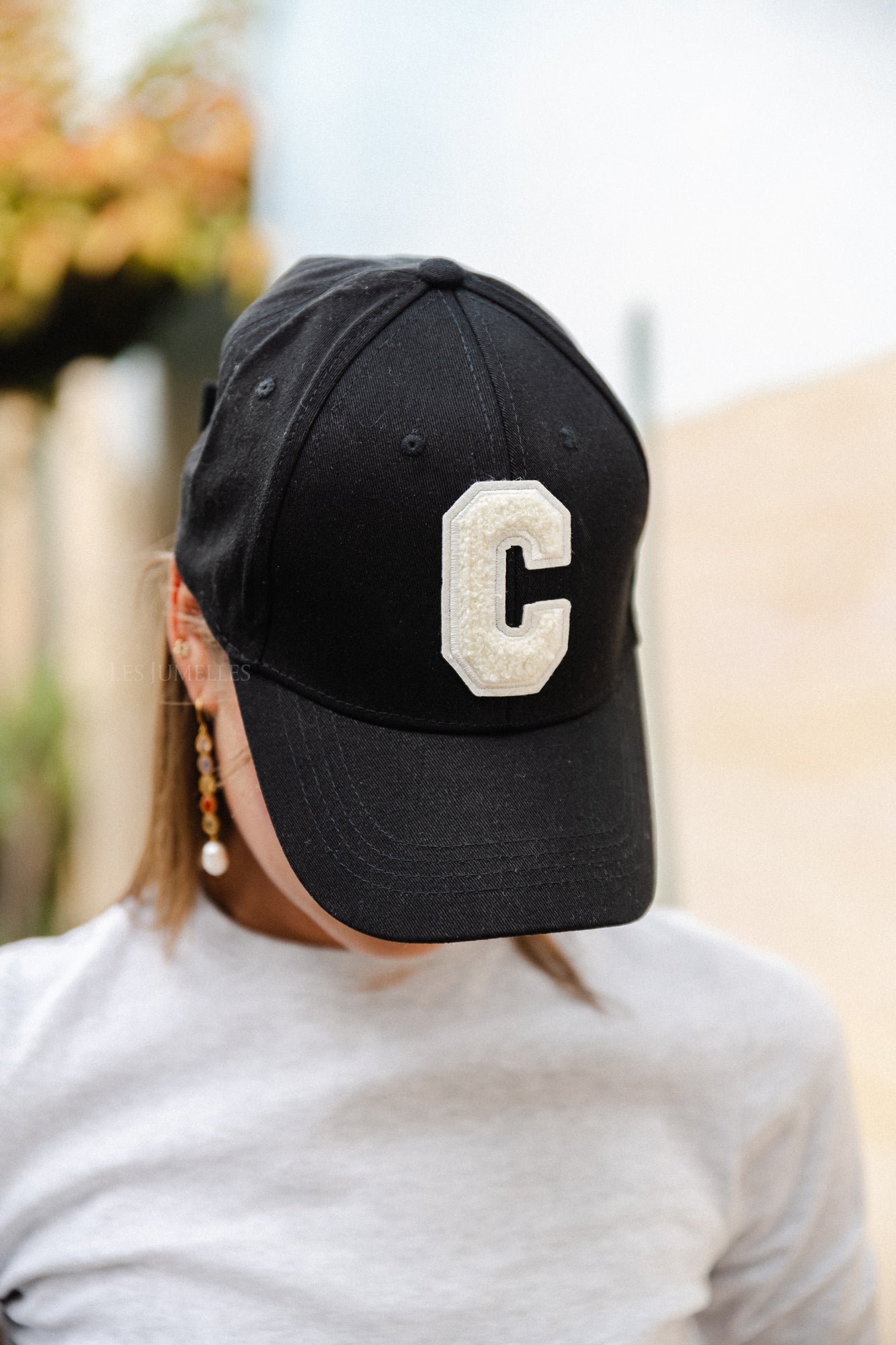 'C'-pet zwart