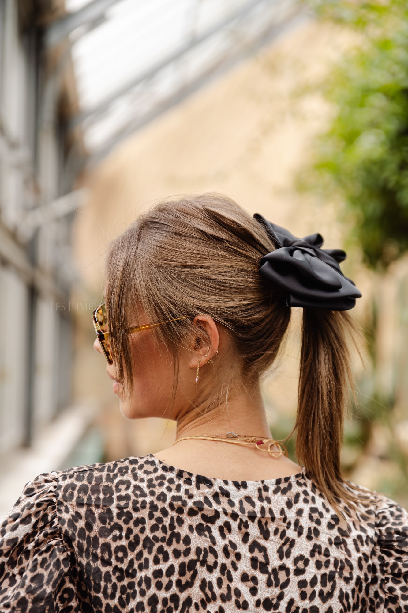 VIKimora bow hairclip black