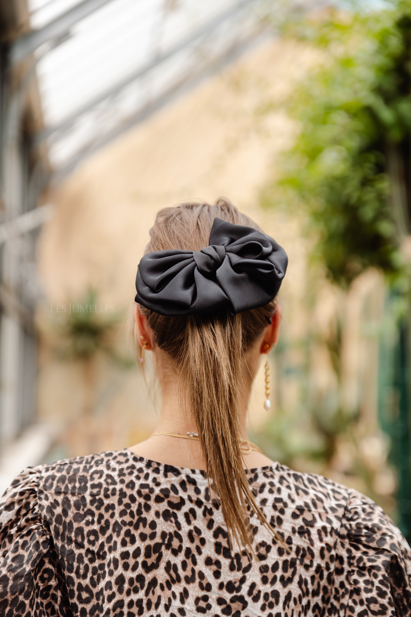 VIKimora bow hairclip black