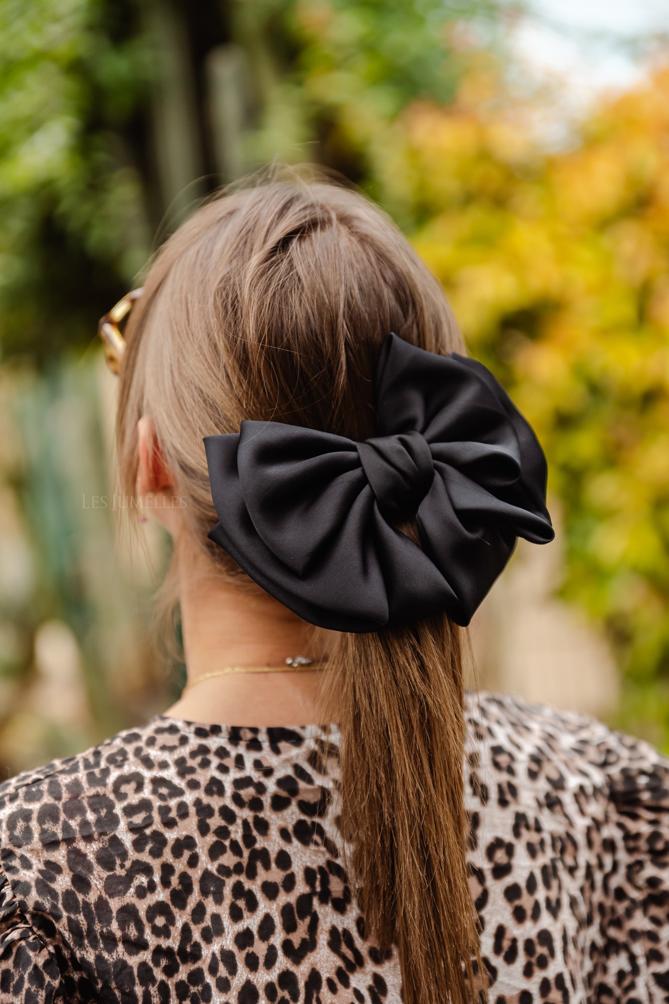 VIKimora bow hairclip black