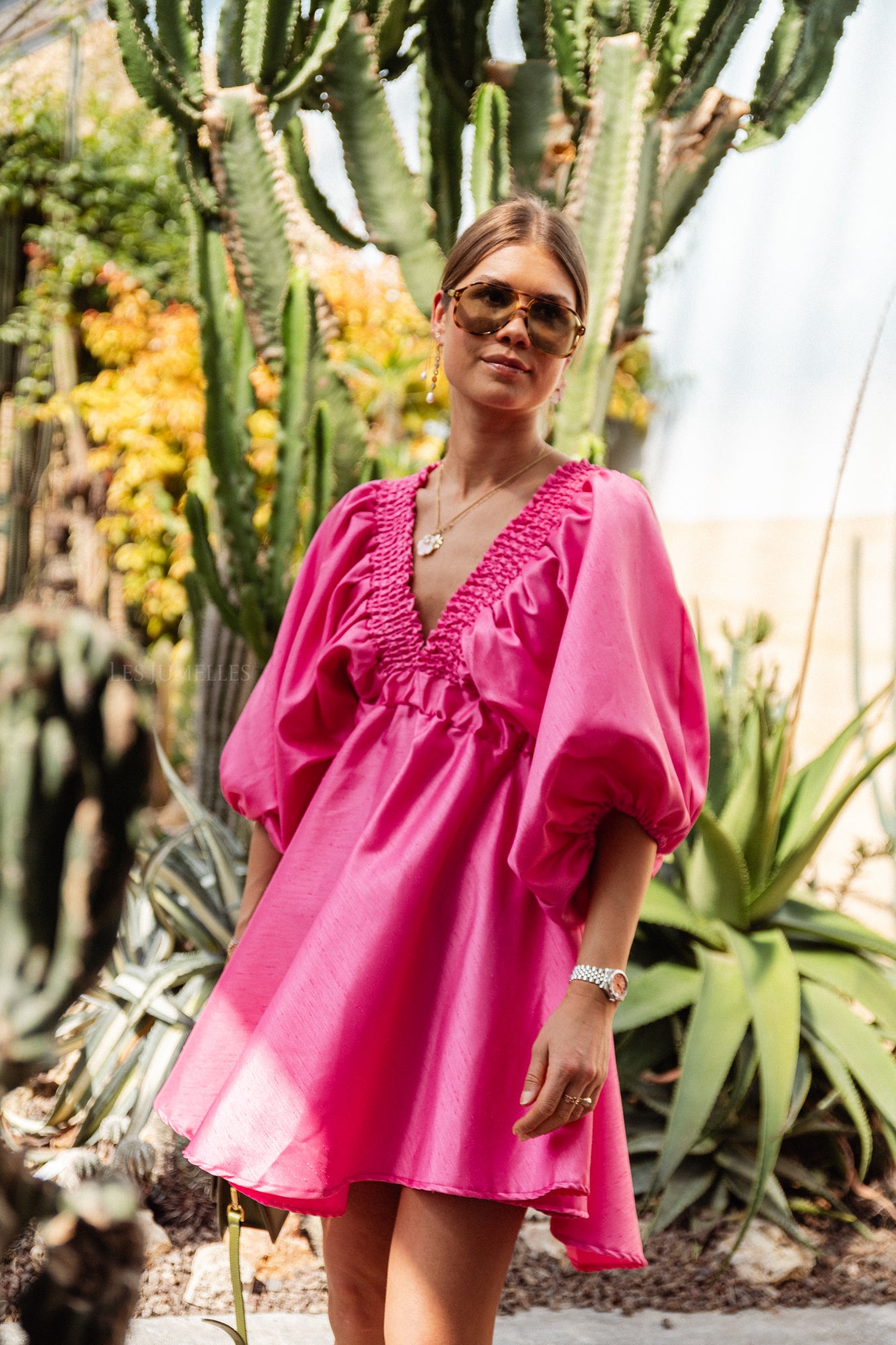 Ella V-Ausschnitt kurzes Kleid fuchsia