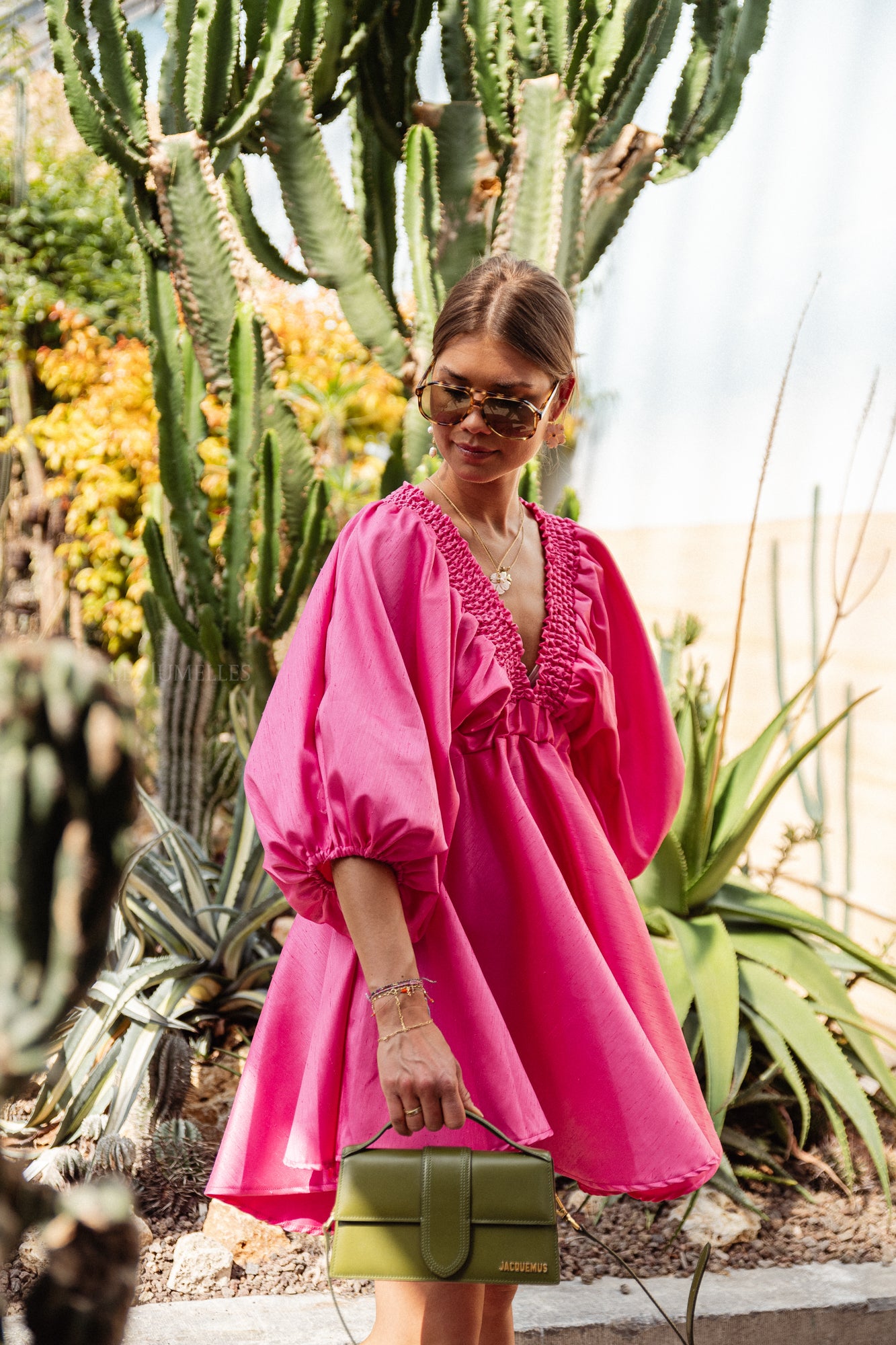 Ella V-Ausschnitt kurzes Kleid fuchsia