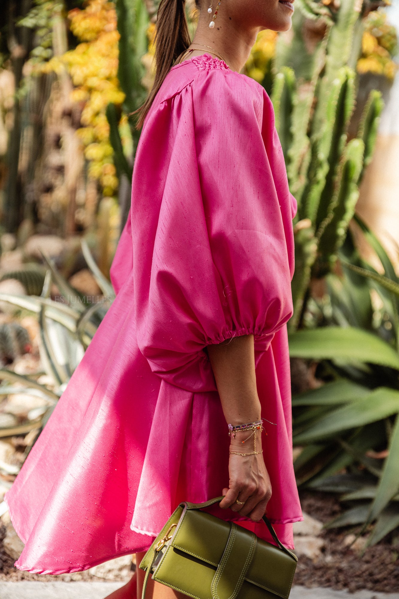 Ella V-Ausschnitt kurzes Kleid fuchsia