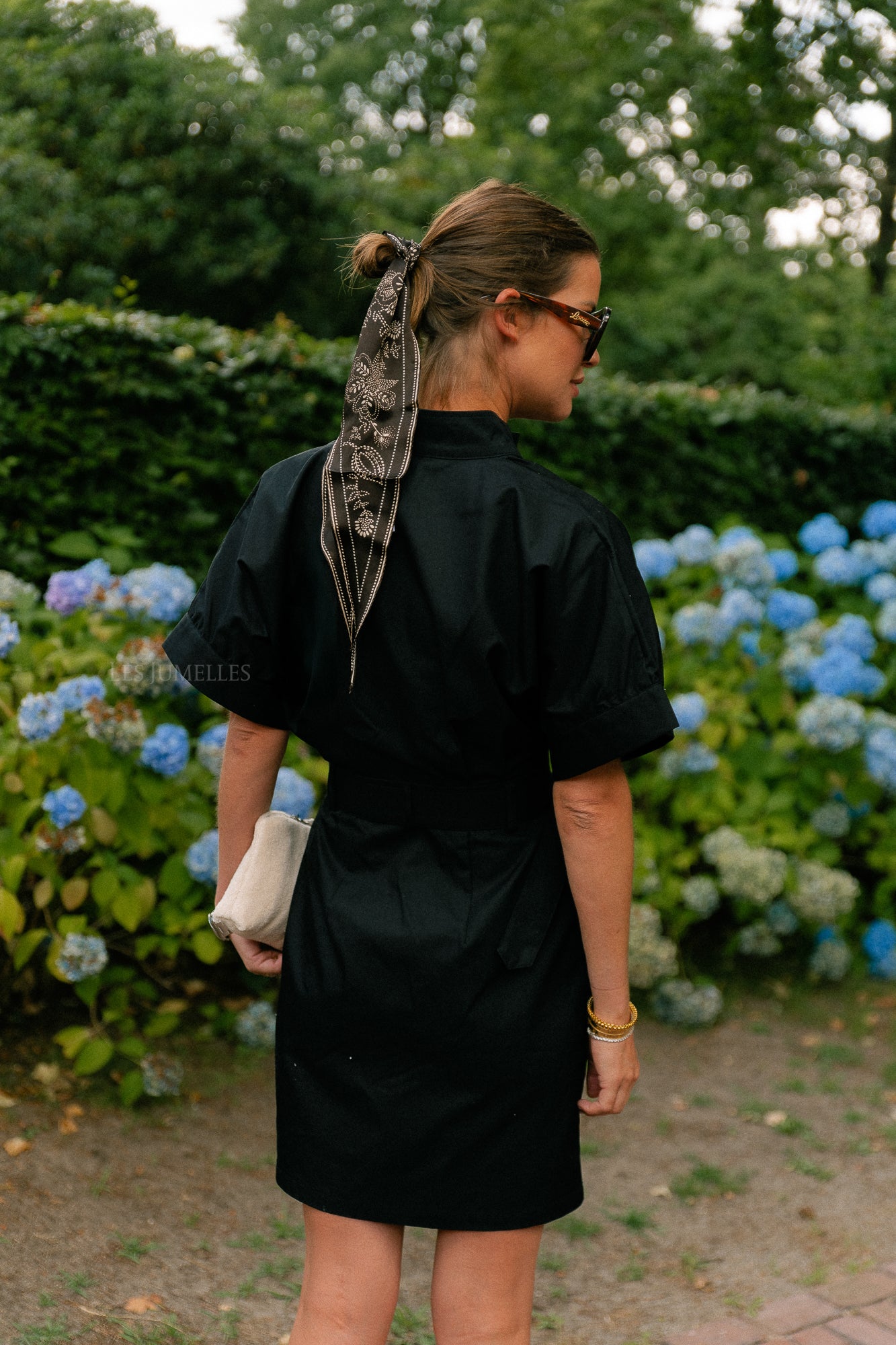 Dotted Flora diamond scarf hot fudge brown