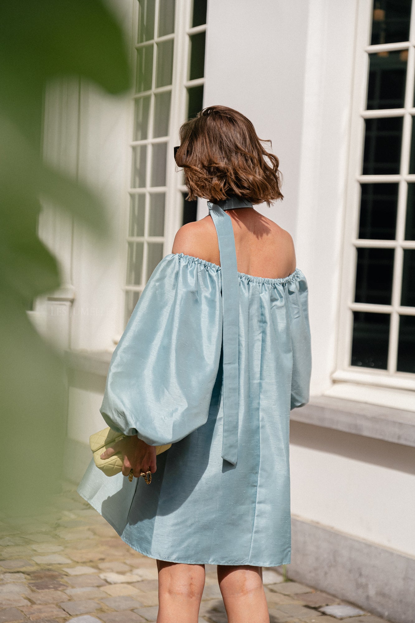 Ella Schulterfreies Kleid in Staubblau