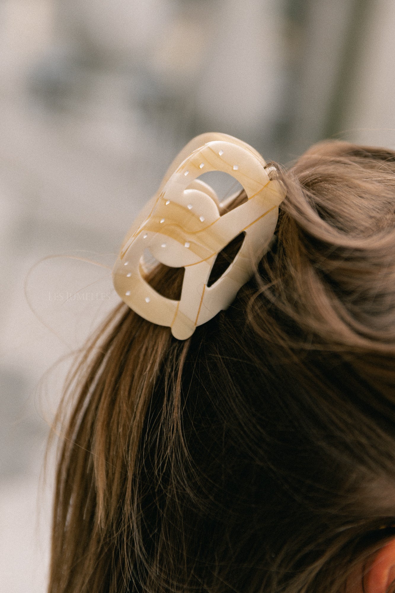 Pretzel hair clip cream