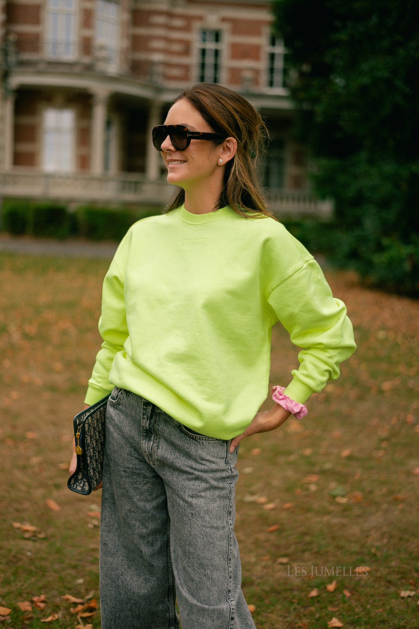 Basic worn out sweater yellow