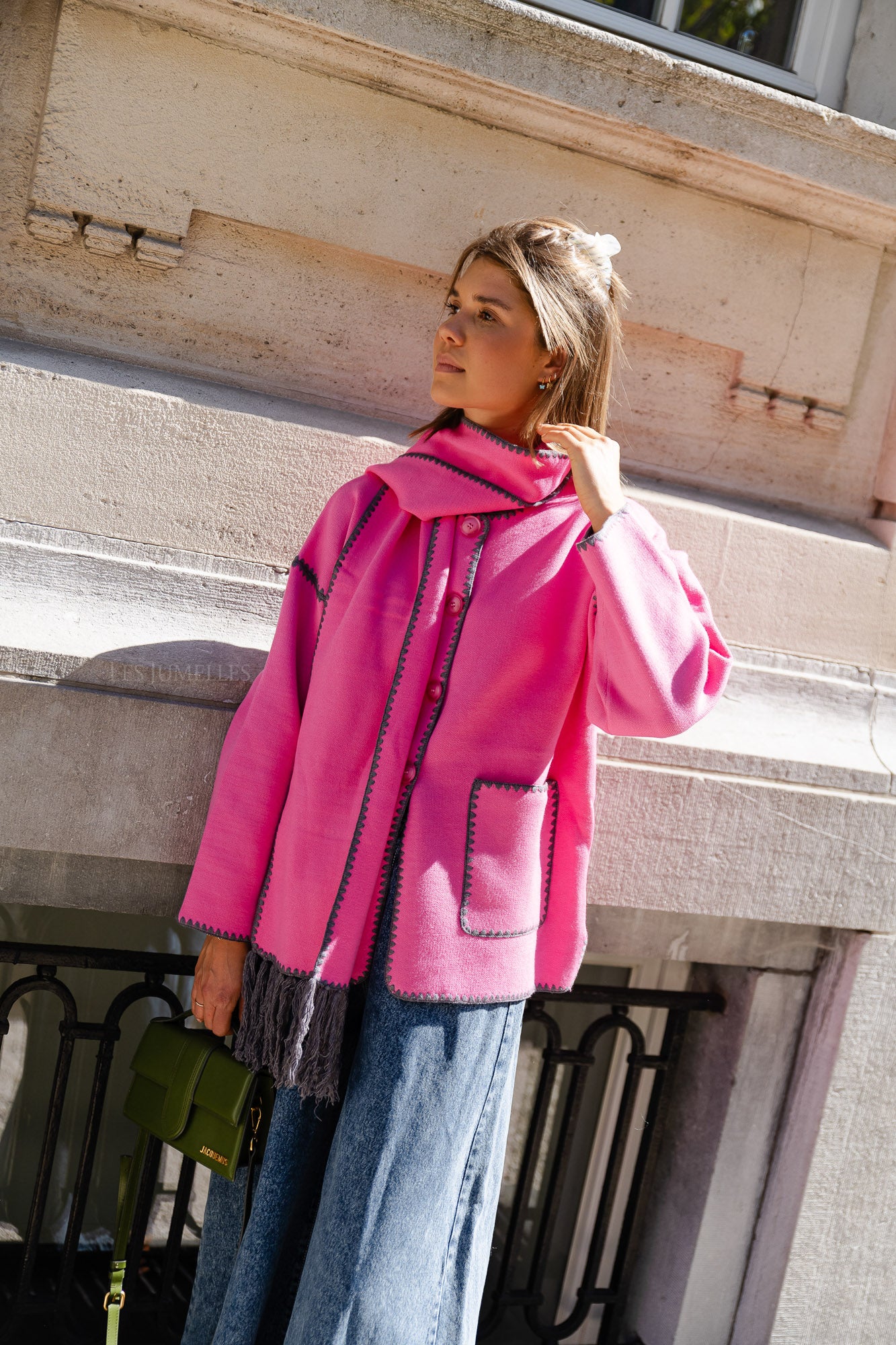 <tc>Veste Ivy avec écharpe fuchsia</tc>