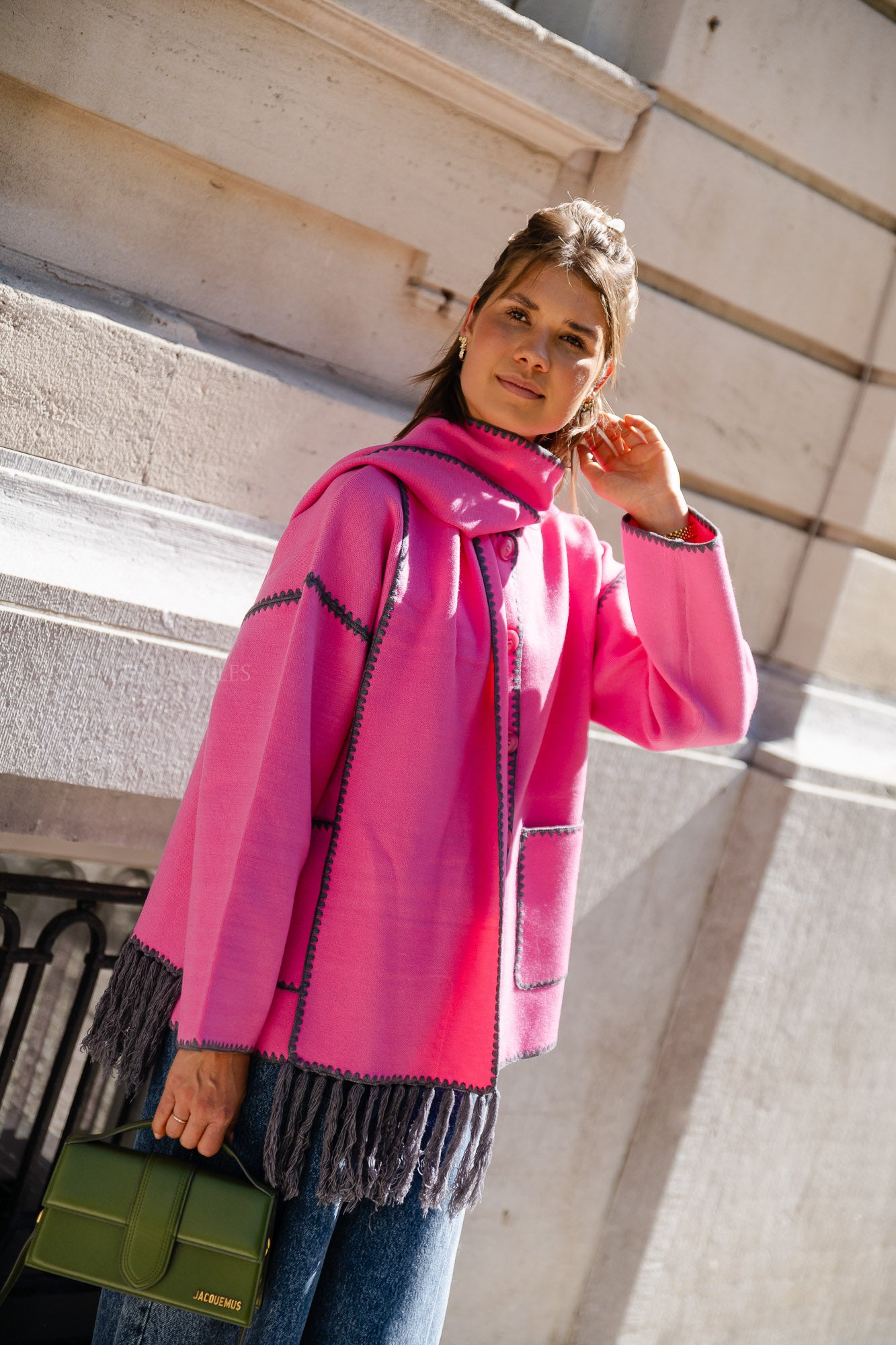 <tc>Veste Ivy avec écharpe fuchsia</tc>
