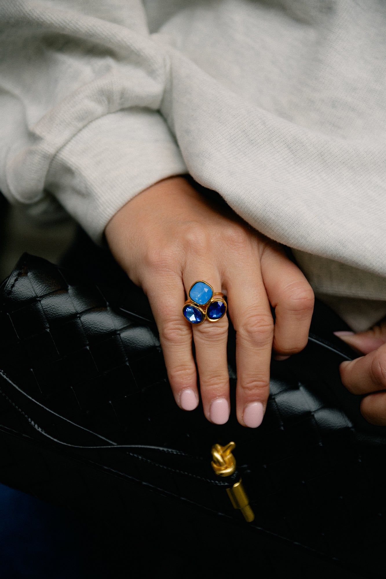 Three stone ring blue
