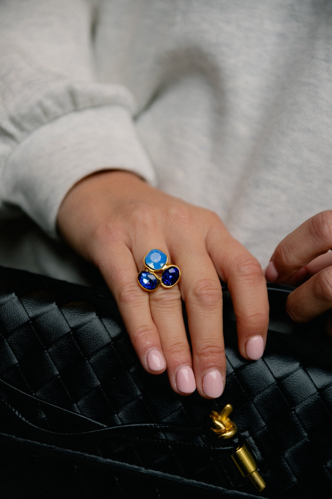 Three stone ring blue