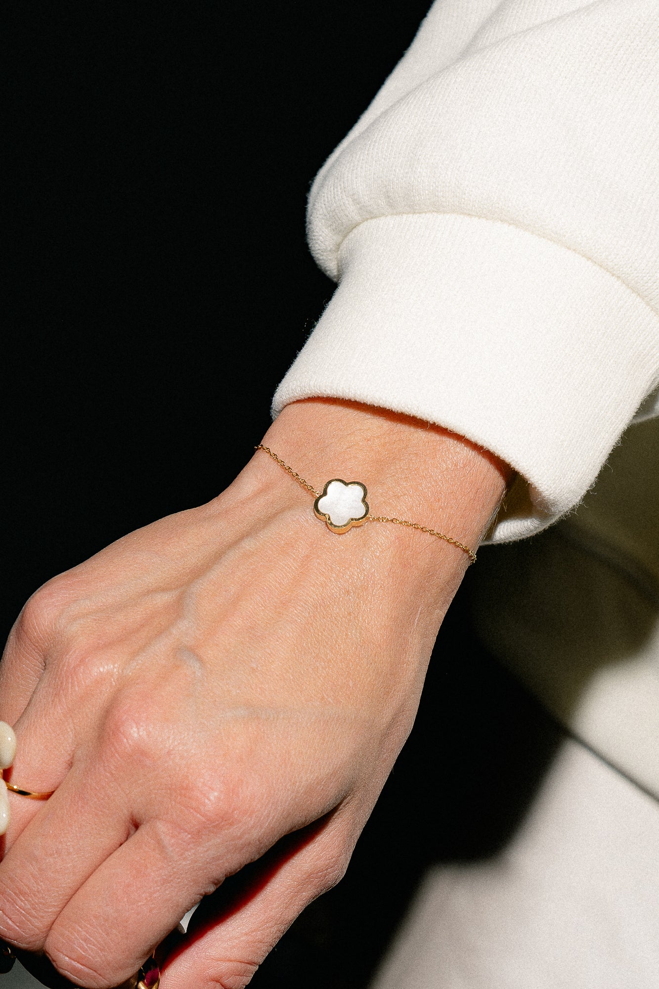 Bracelet black/white flower gold