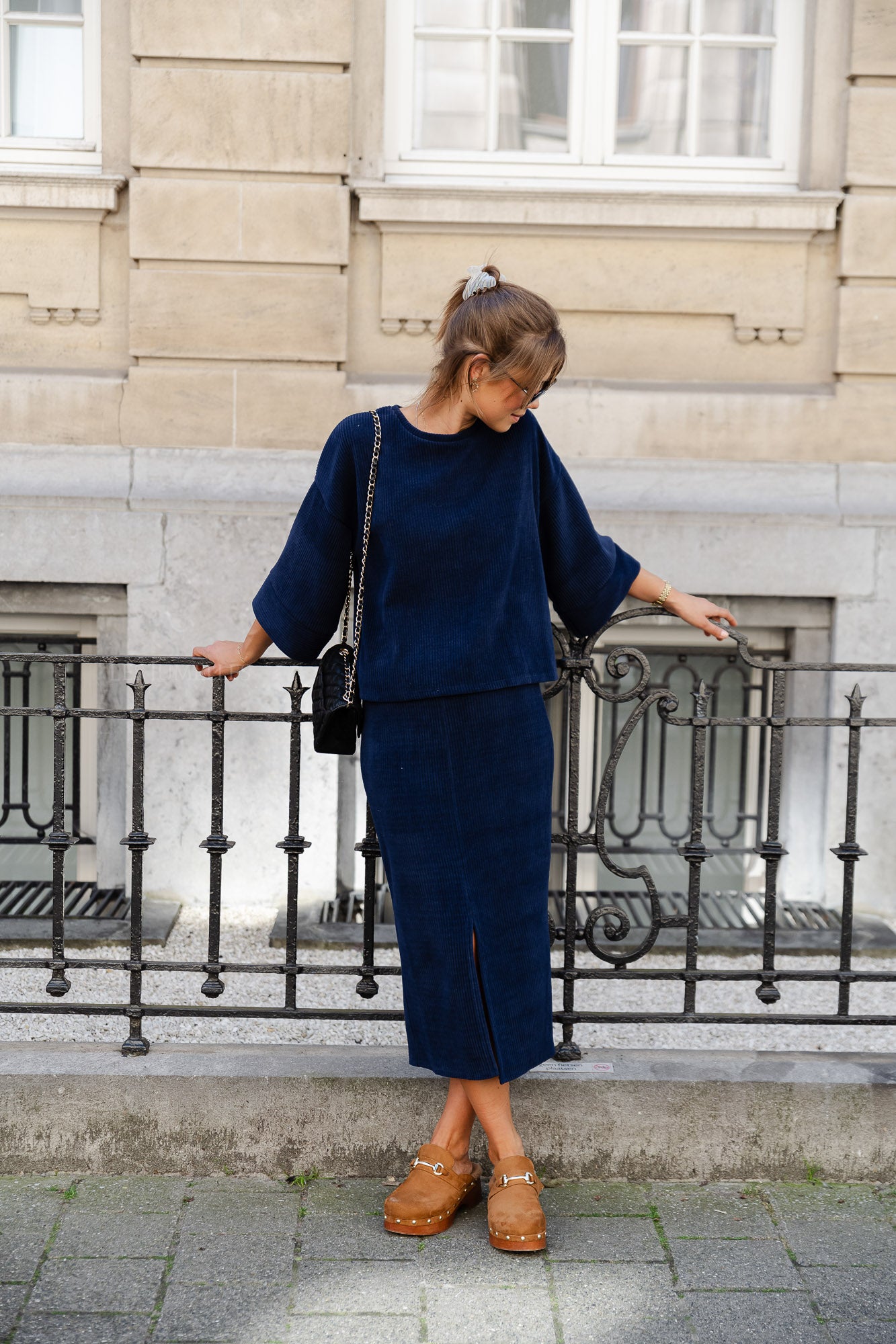 <tc>Annisa Samt Set navy</tc>