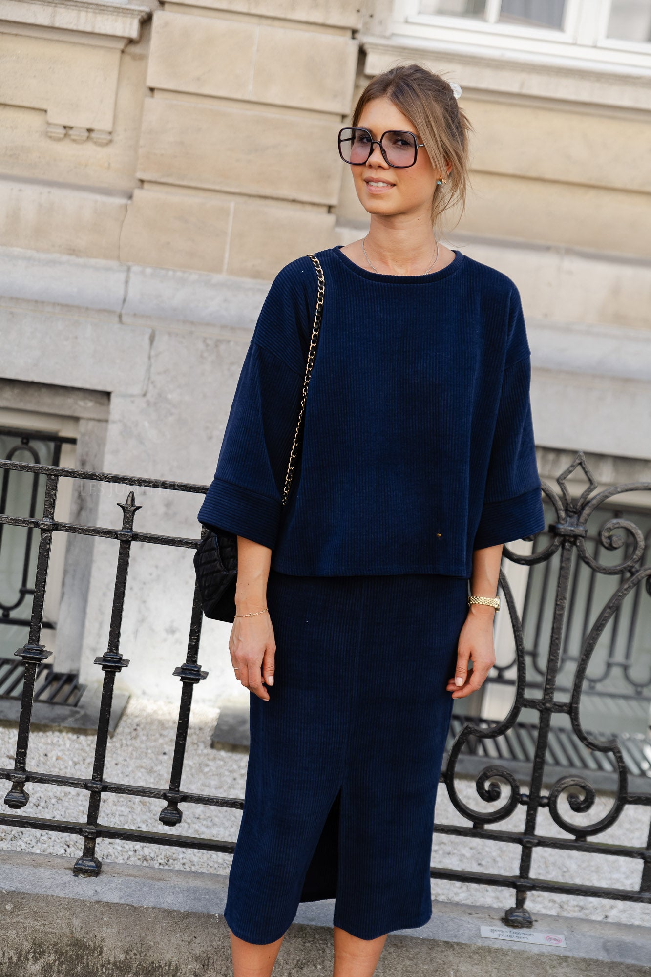 <tc>Annisa Samt Set navy</tc>