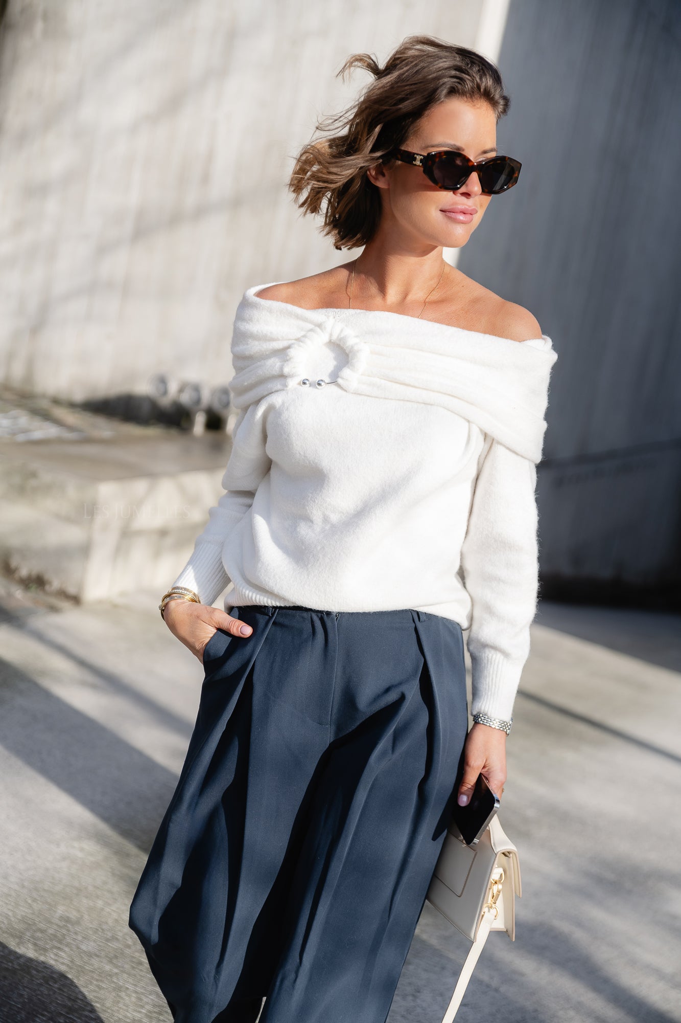 Off shoulder 2024 jumper outfit