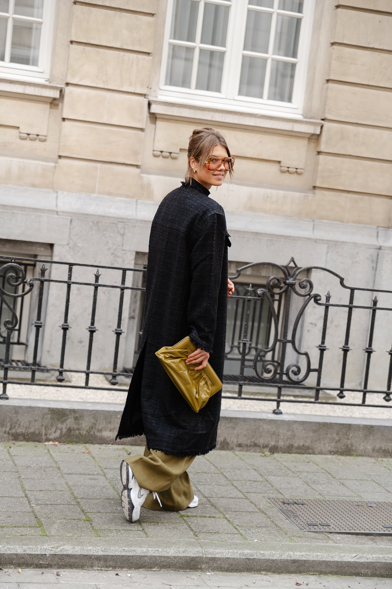 Thalisa coat black