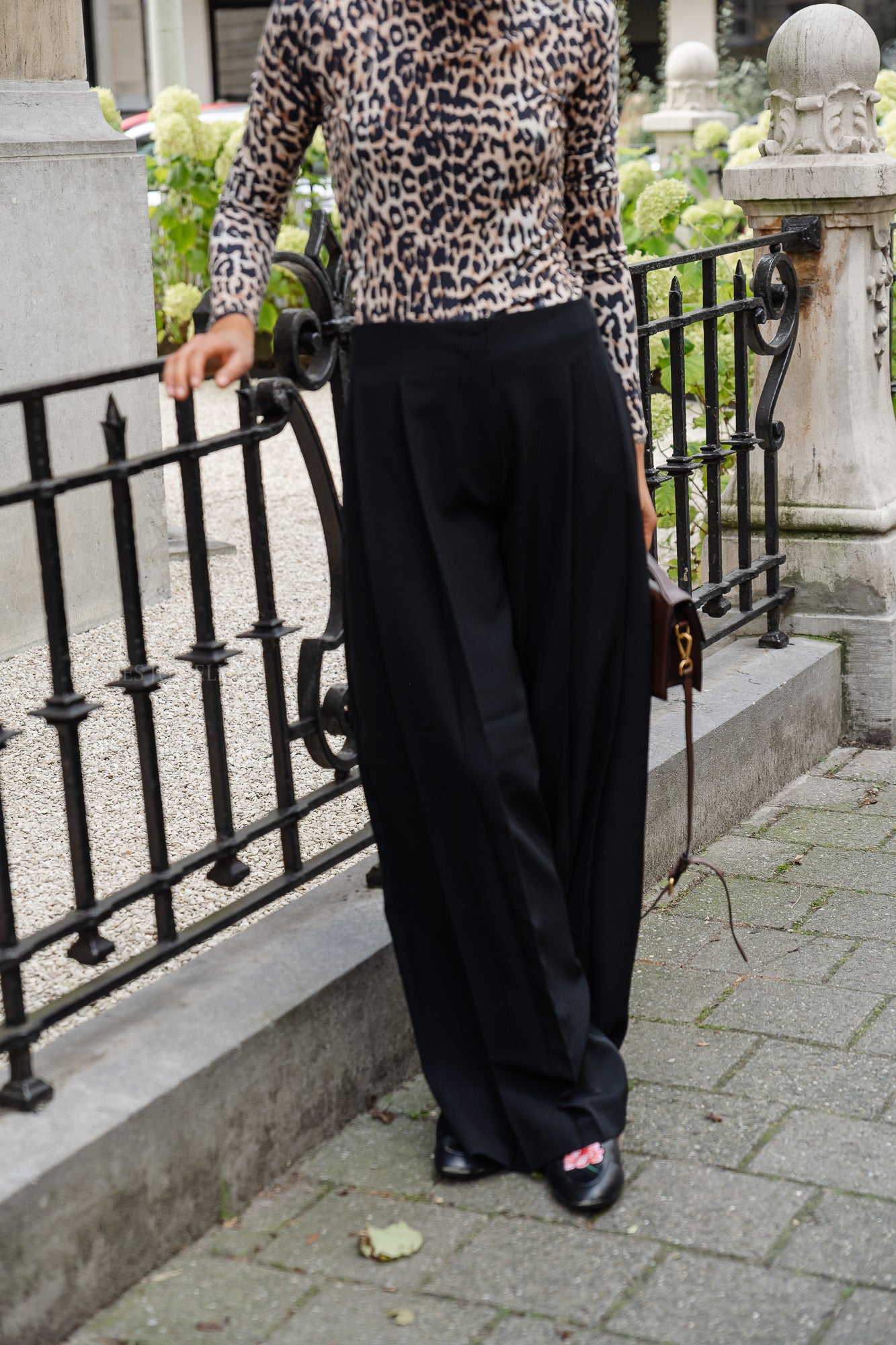 <tc>YASJennifer pantalon à pinces noir</tc>