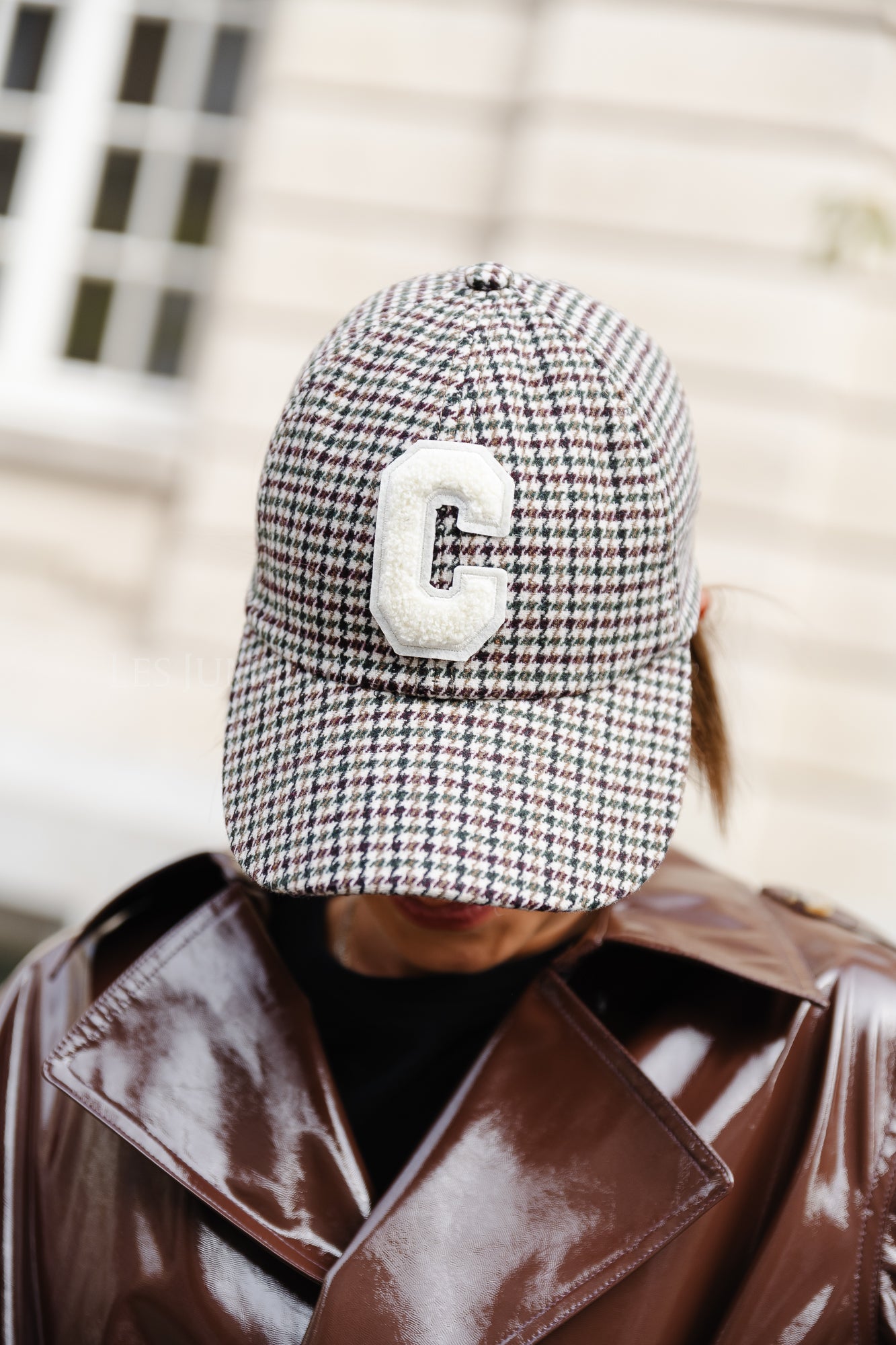 <tc>Casquette 'C' pied de poule bordeaux/vert</tc>