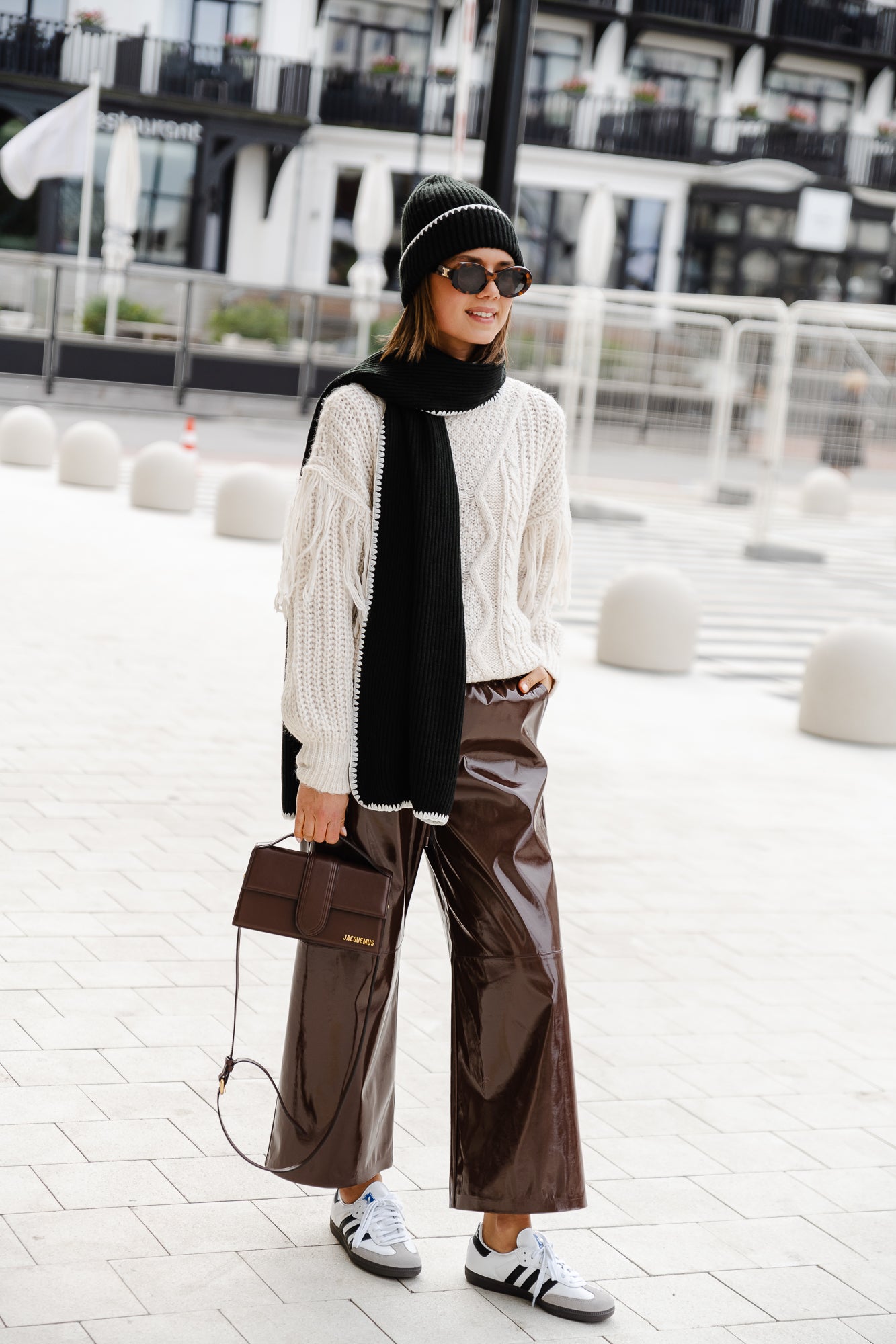 Ameline scarf black
