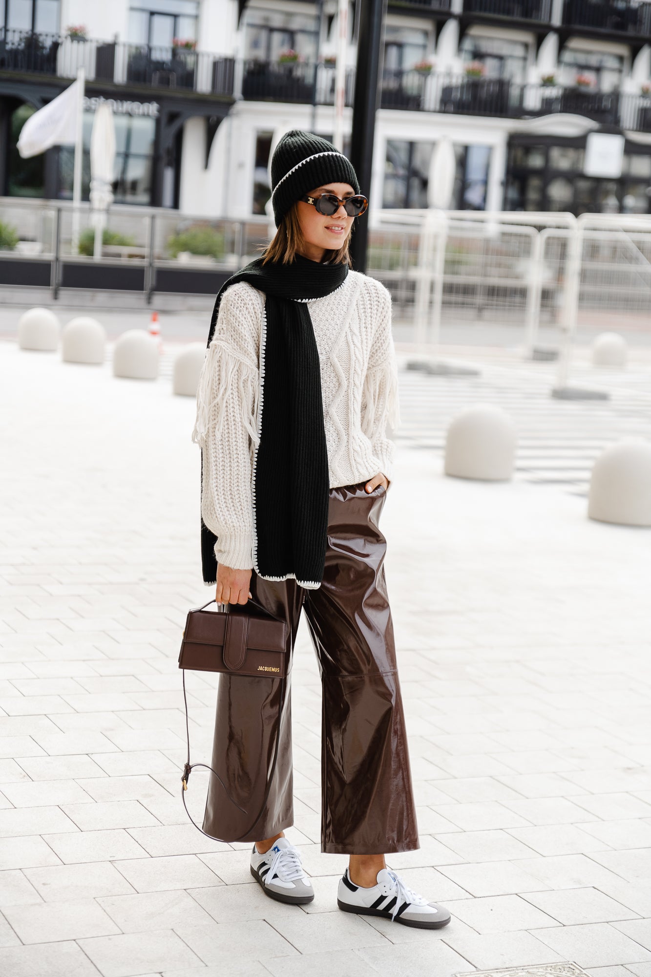 Ameline scarf black