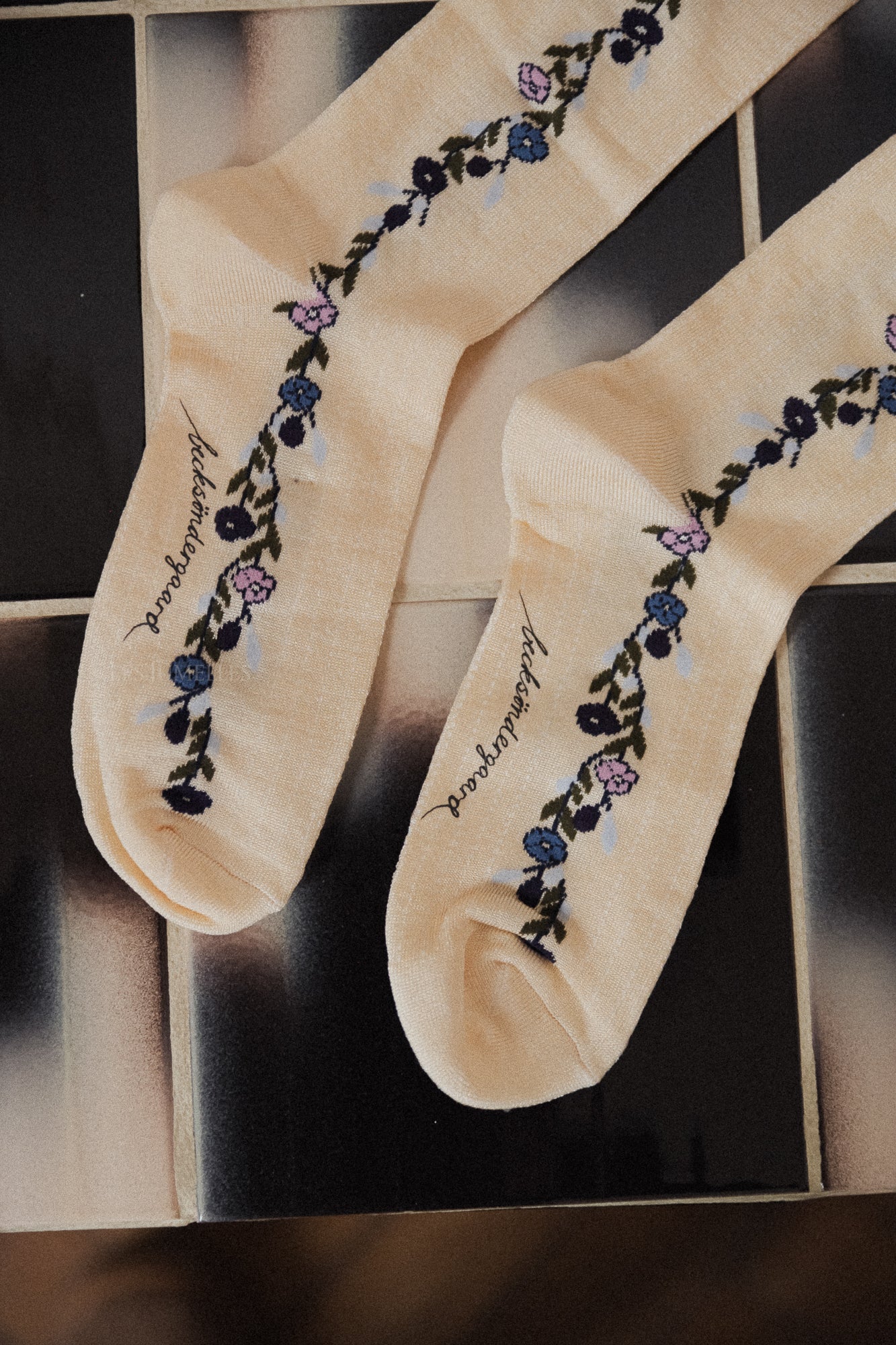 Wintery Visca sock birch white