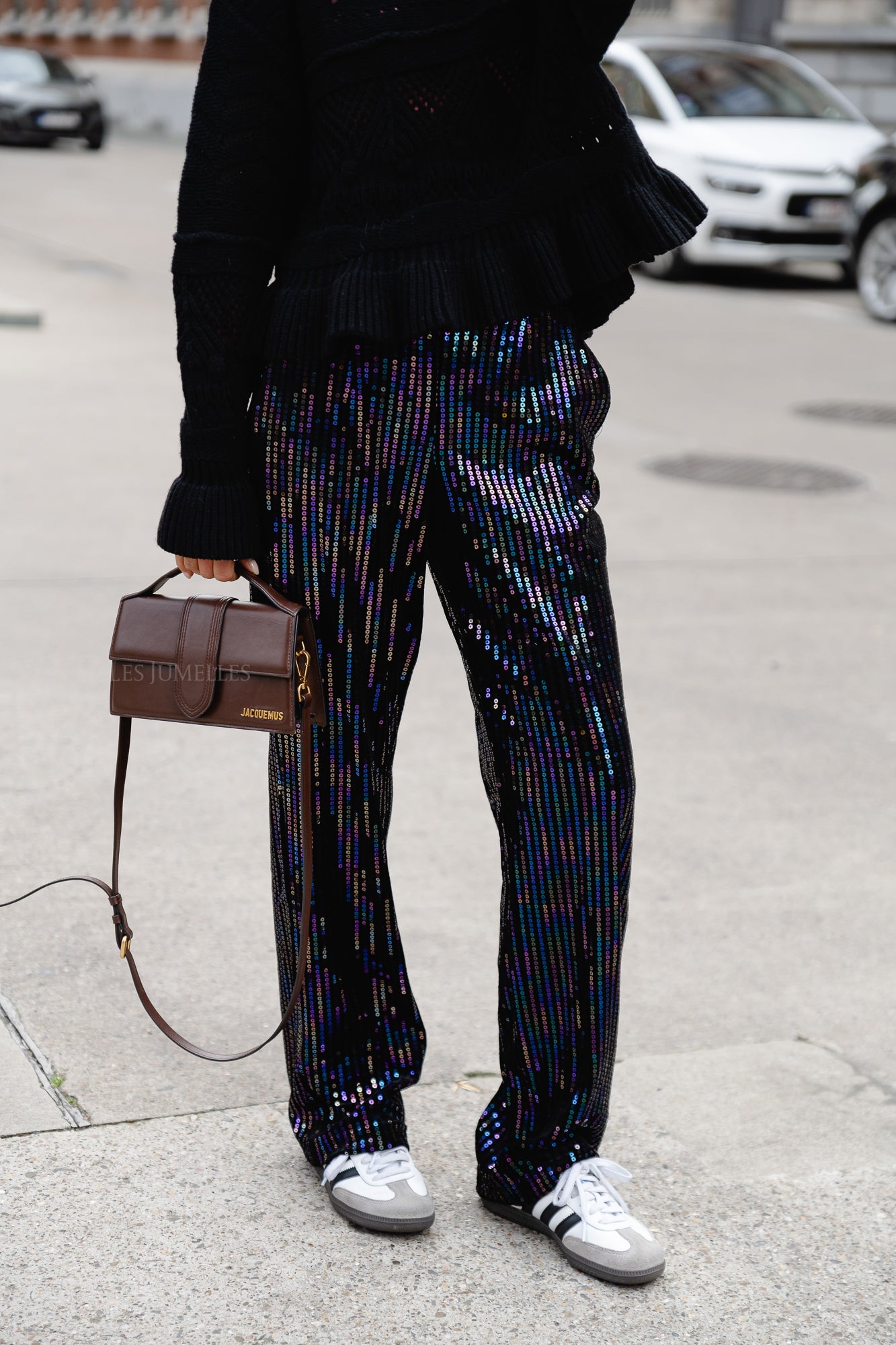 <tc>Pantalon droit à paillettes Yaseliva noir</tc>