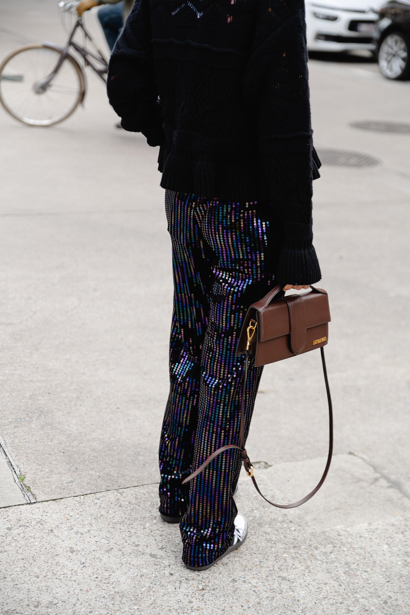 <tc>Pantalon droit à paillettes Yaseliva noir</tc>