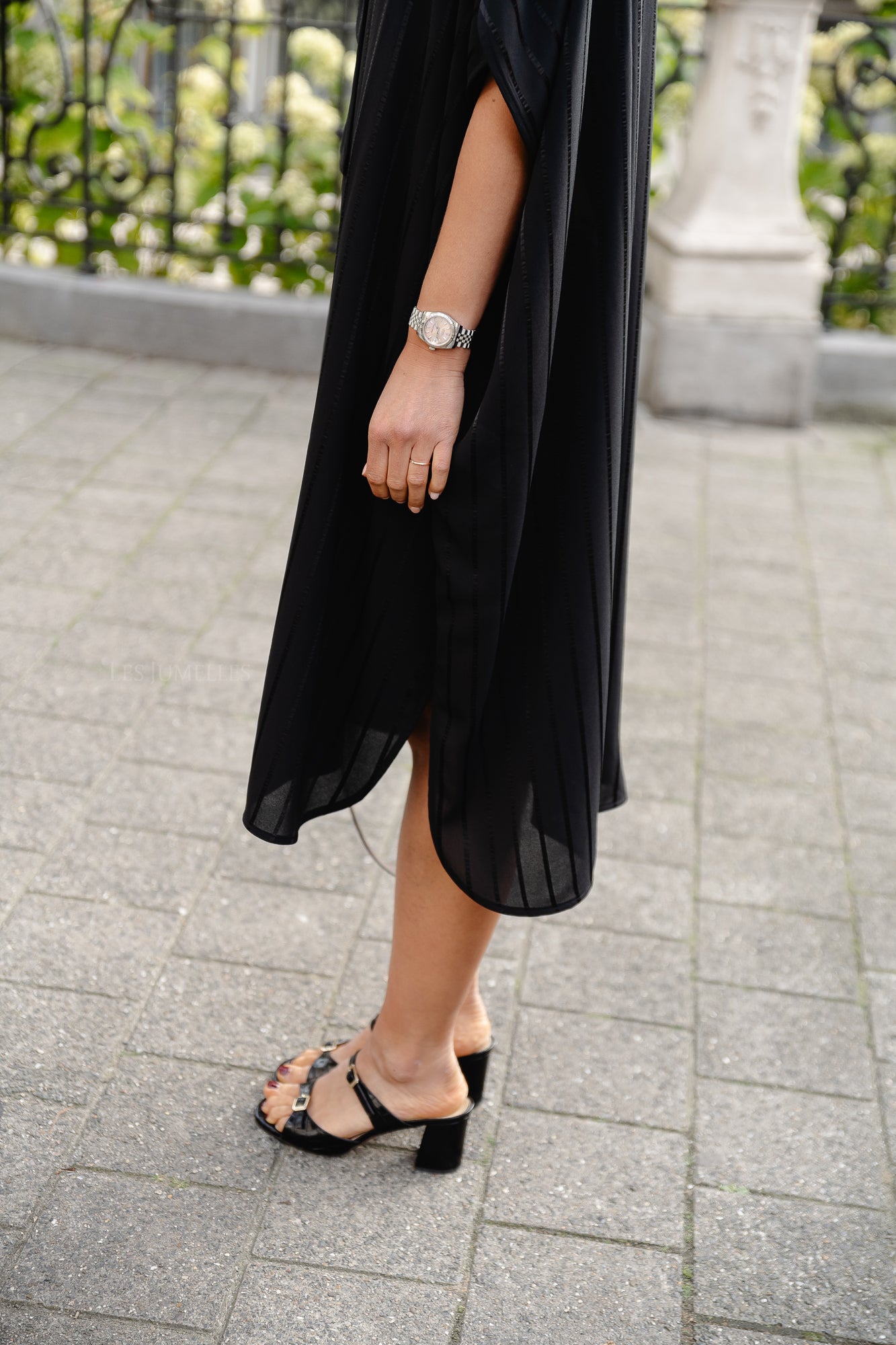 Midi dress with neck tie band black