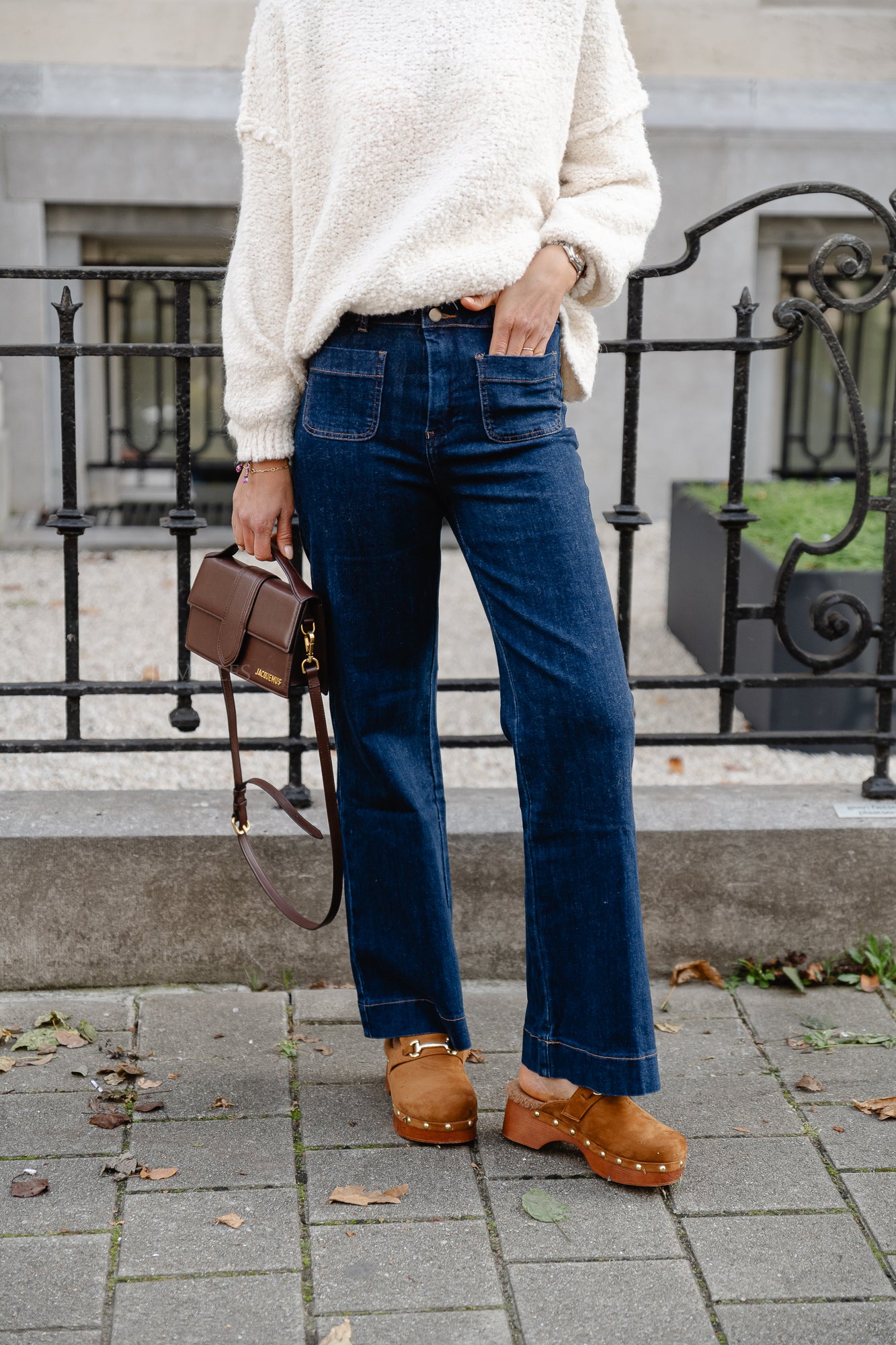 <tc>Pantalon en denim large et évasé Lara bleu foncé</tc>