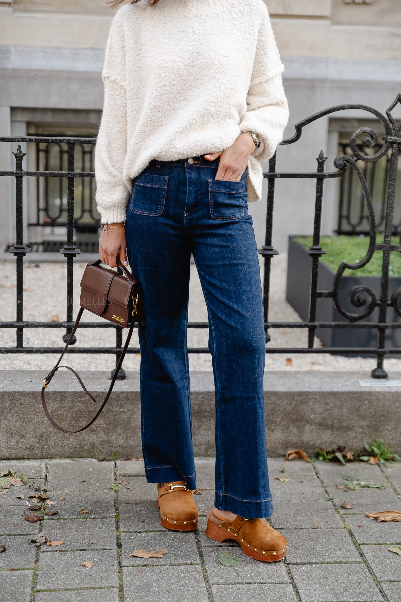 <tc>Pantalon en denim large et évasé Lara bleu foncé</tc>