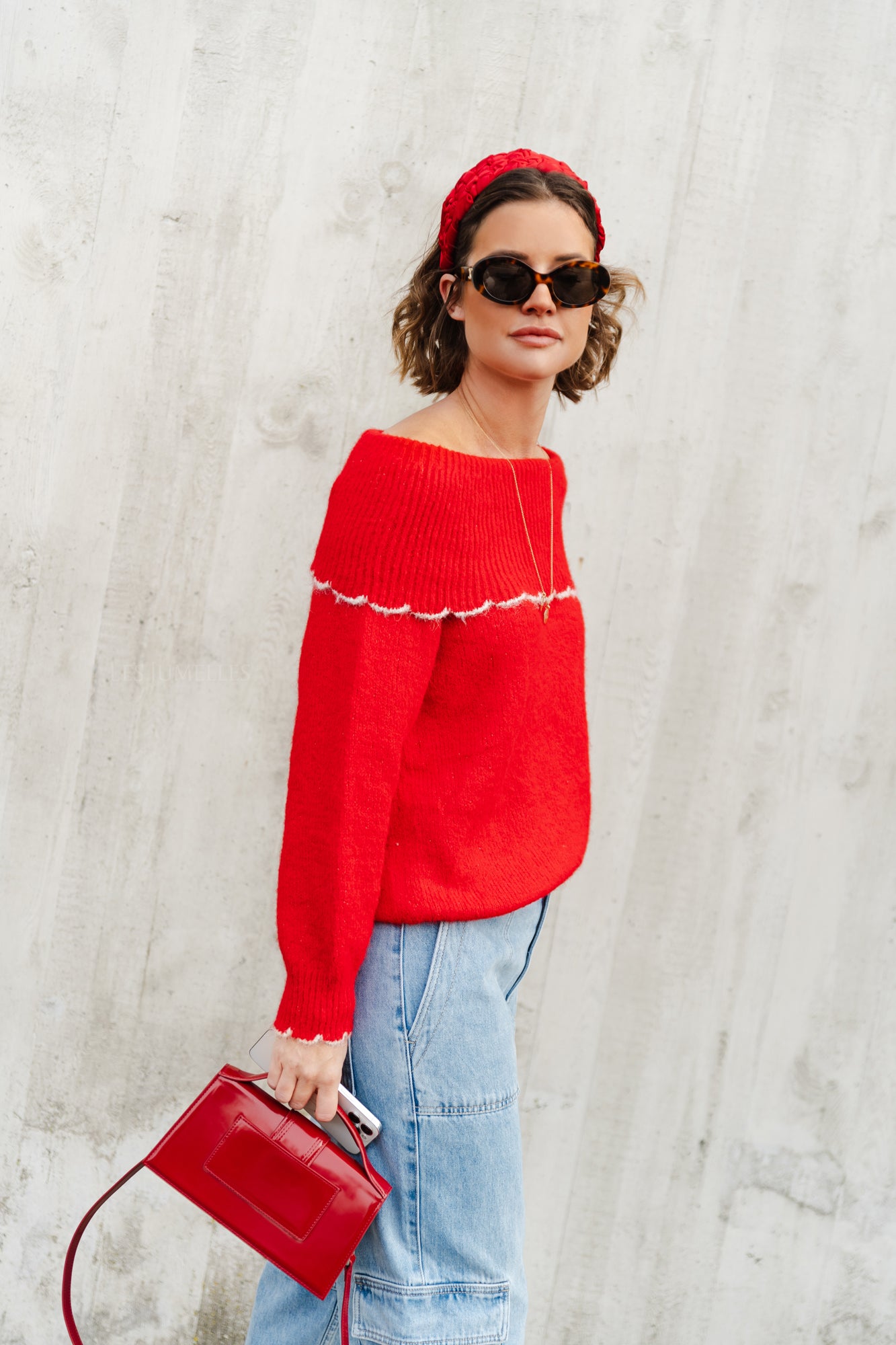 Paulien off shoulder jumper red Les Jumelles