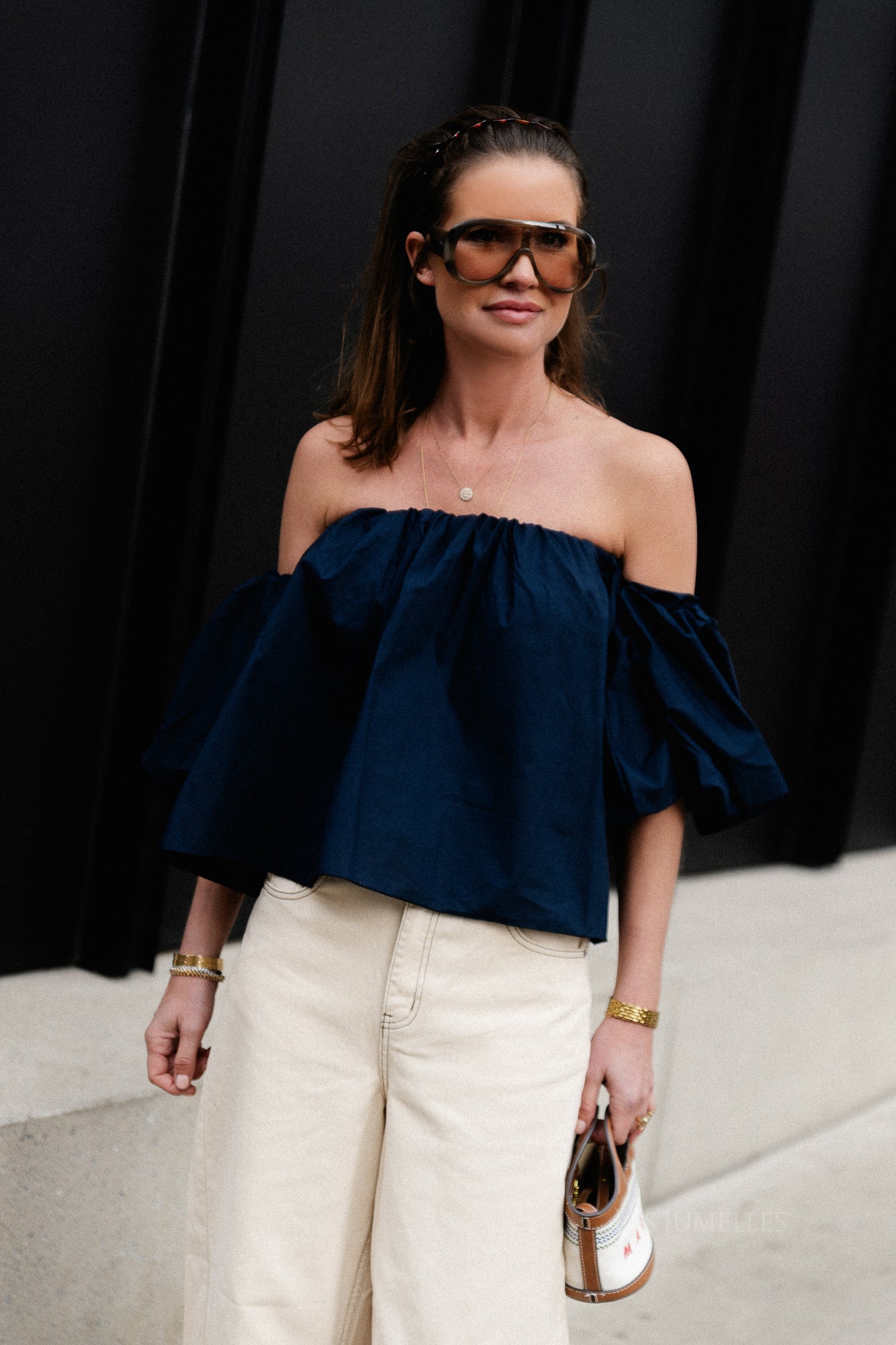 Fran off shoulder cropped blouse navy – Les Jumelles