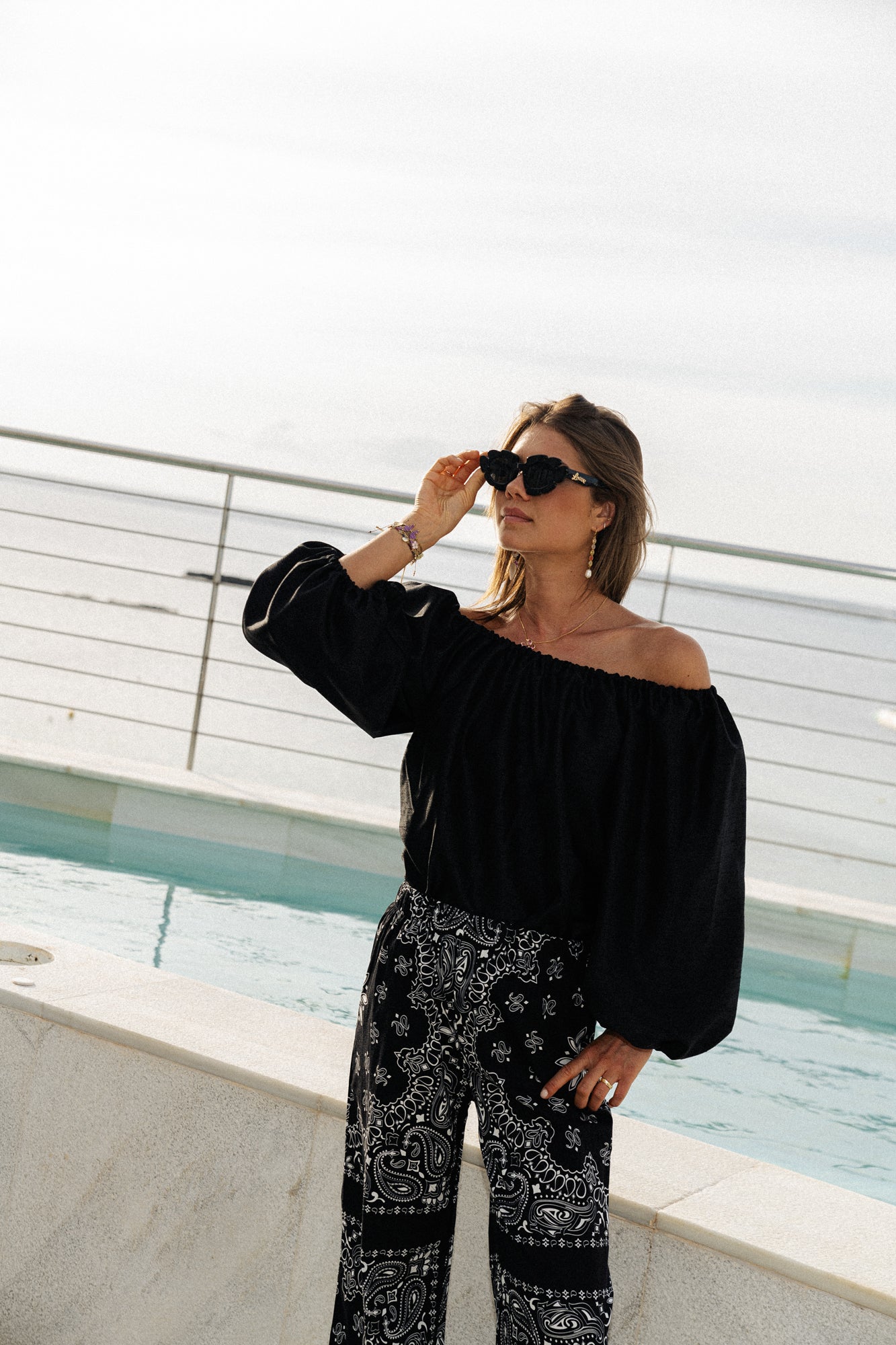 Ella Schulterfreie Bluse Schwarz