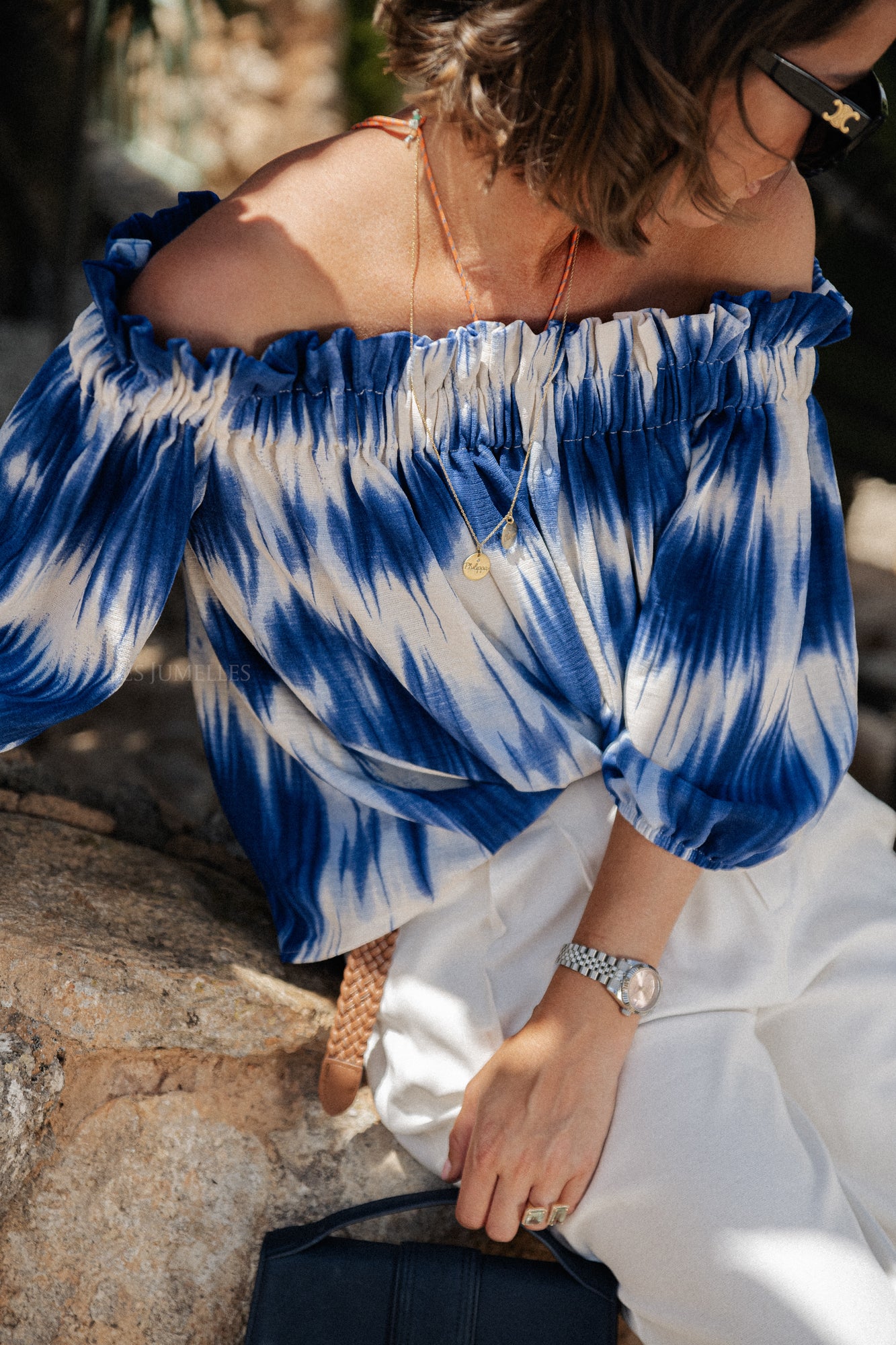 Anabel schulterfreie Bluse in Tie-Dye-Blau