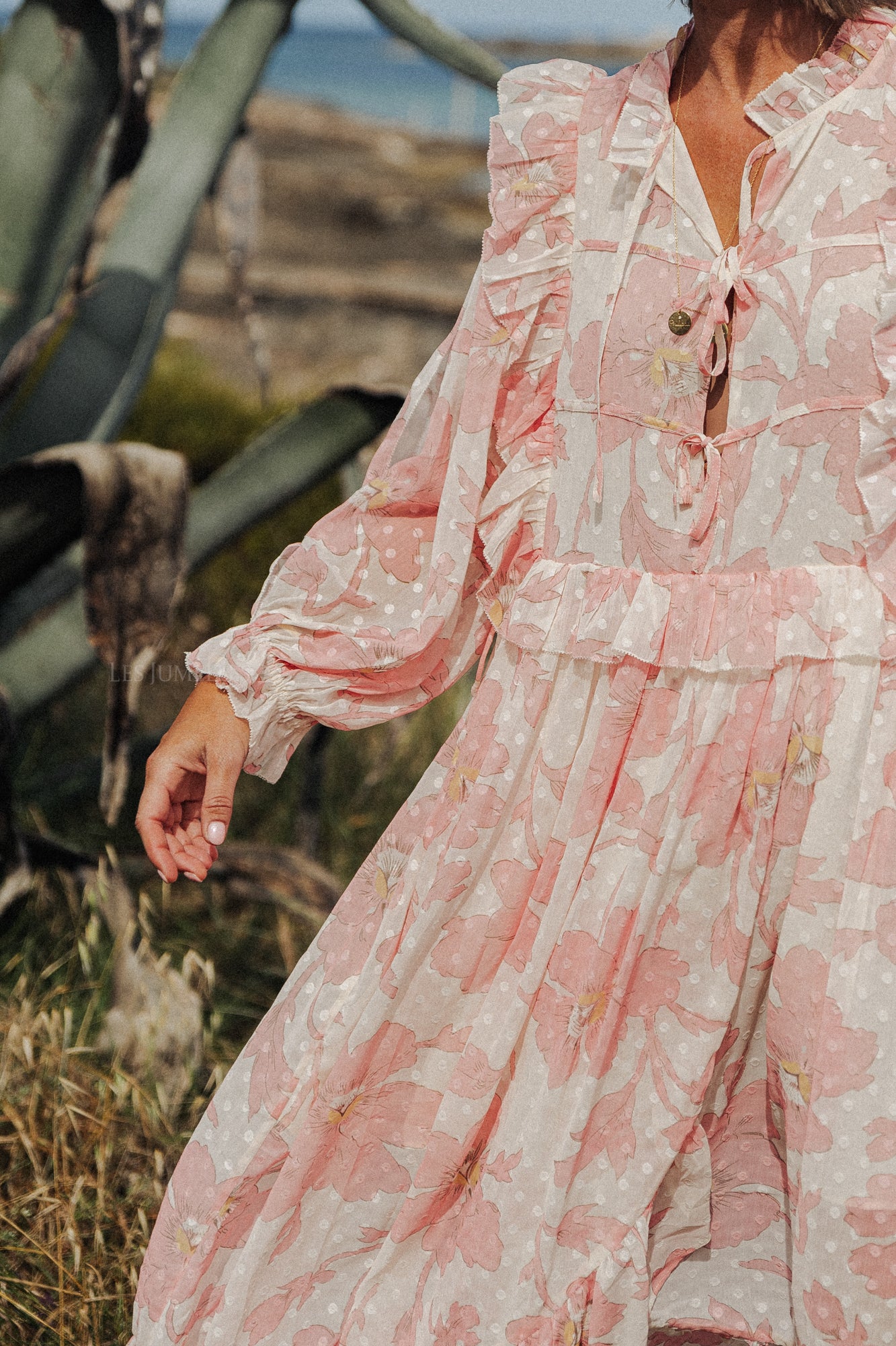 Robe longue en mousseline imprimée rose tendre