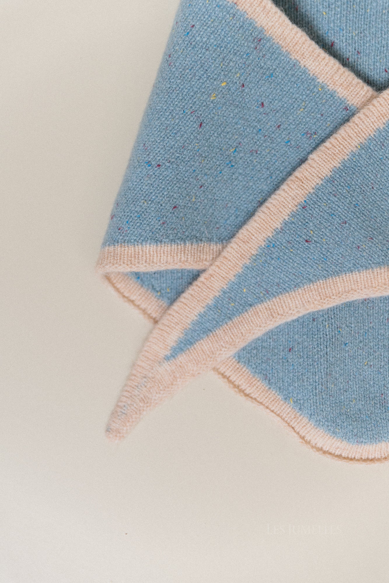 Lizzy wollen driehoekige sjaal blauw gespikkeld