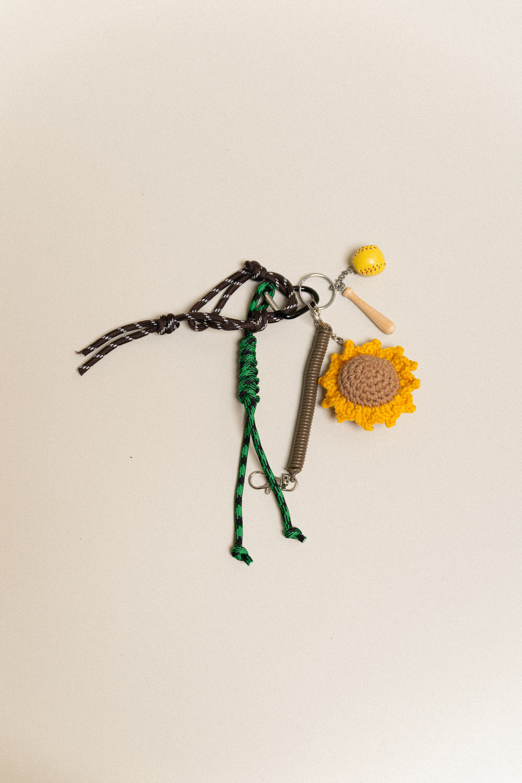 Gehaakte sleutelhanger met zonnebloem