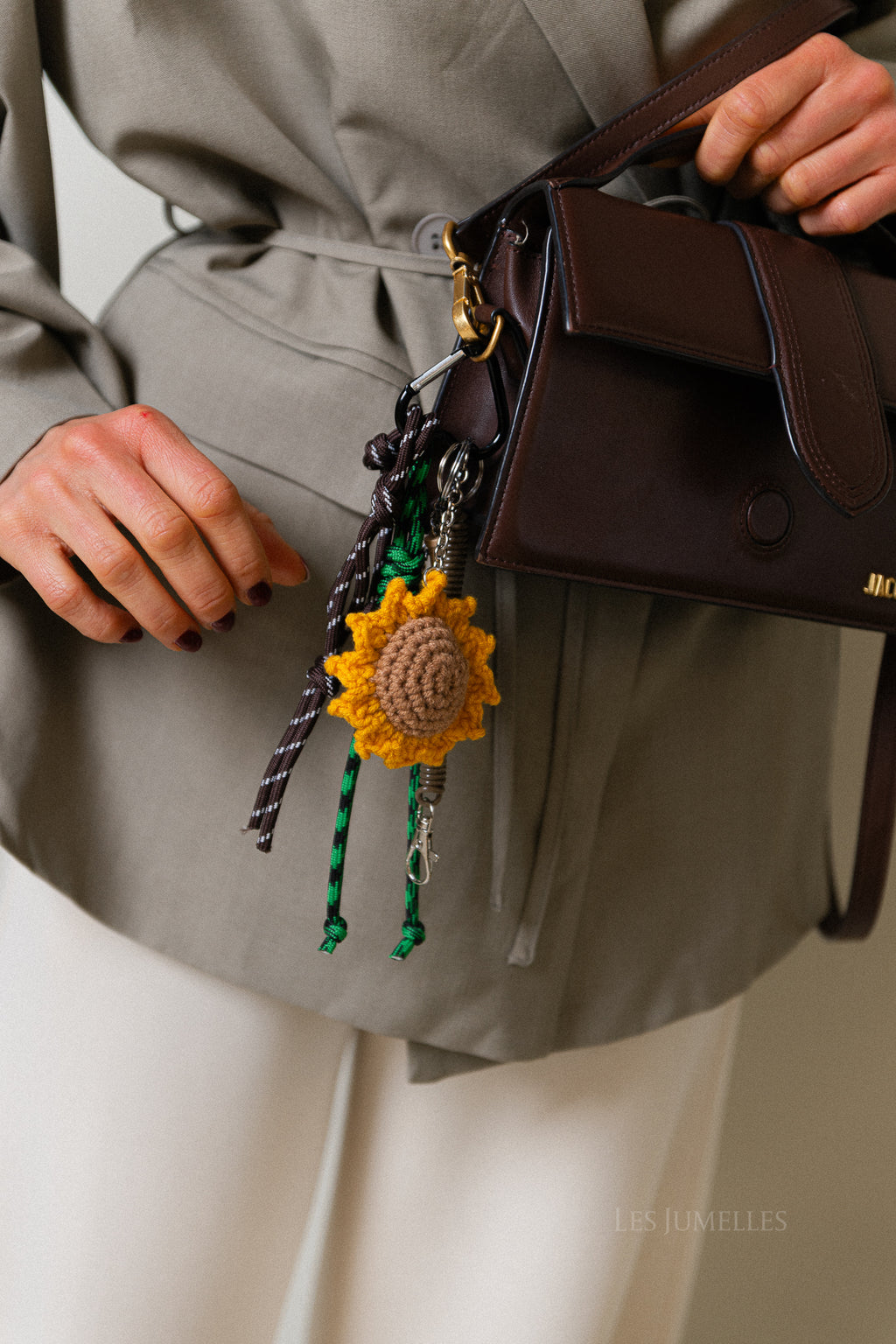 Gehaakte sleutelhanger met zonnebloem