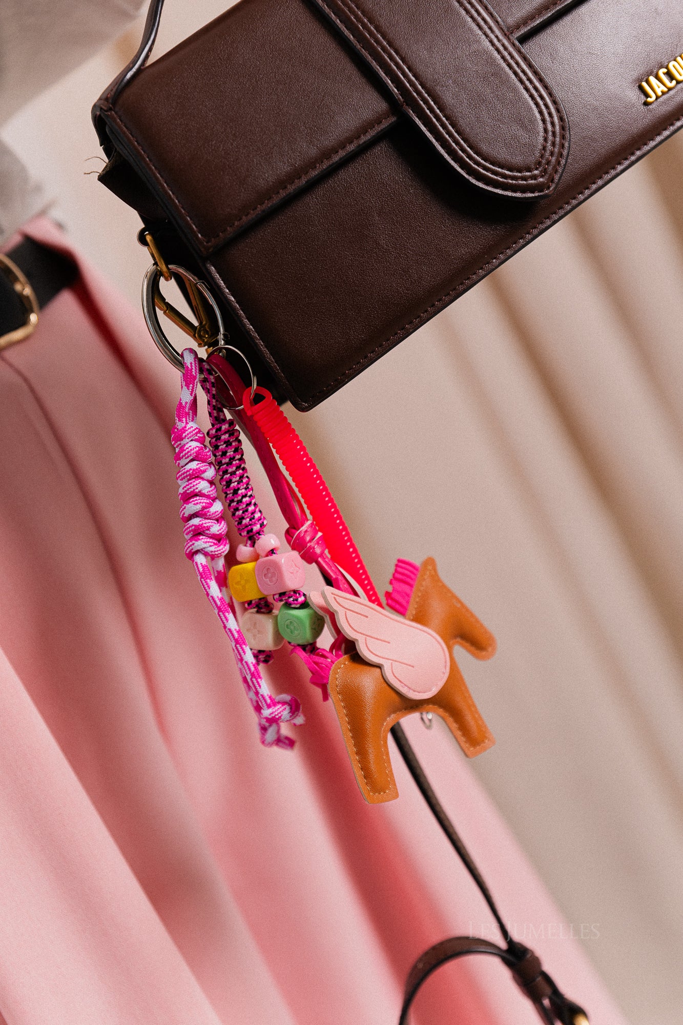 Unicorn sleutelhanger kameel/snoeproze