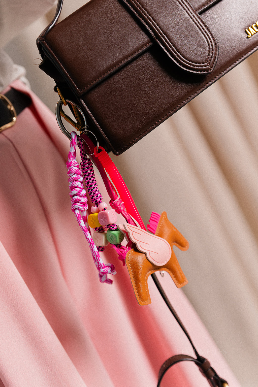 Unicorn sleutelhanger kameel/snoeproze