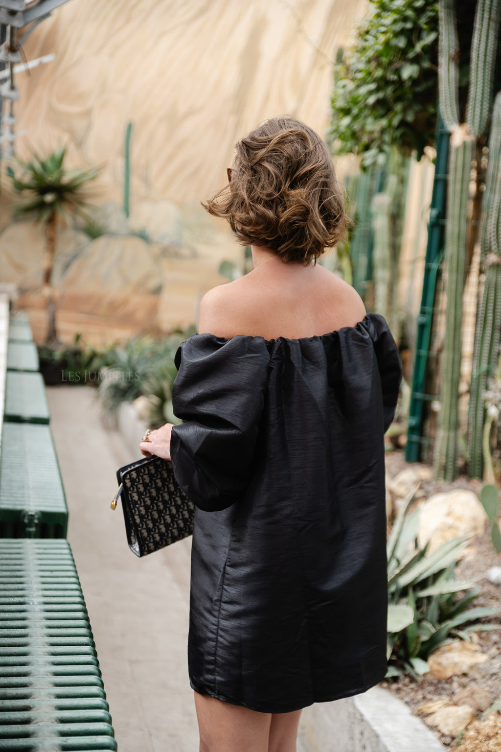 Lori off-shoulder mini-jurk zwart