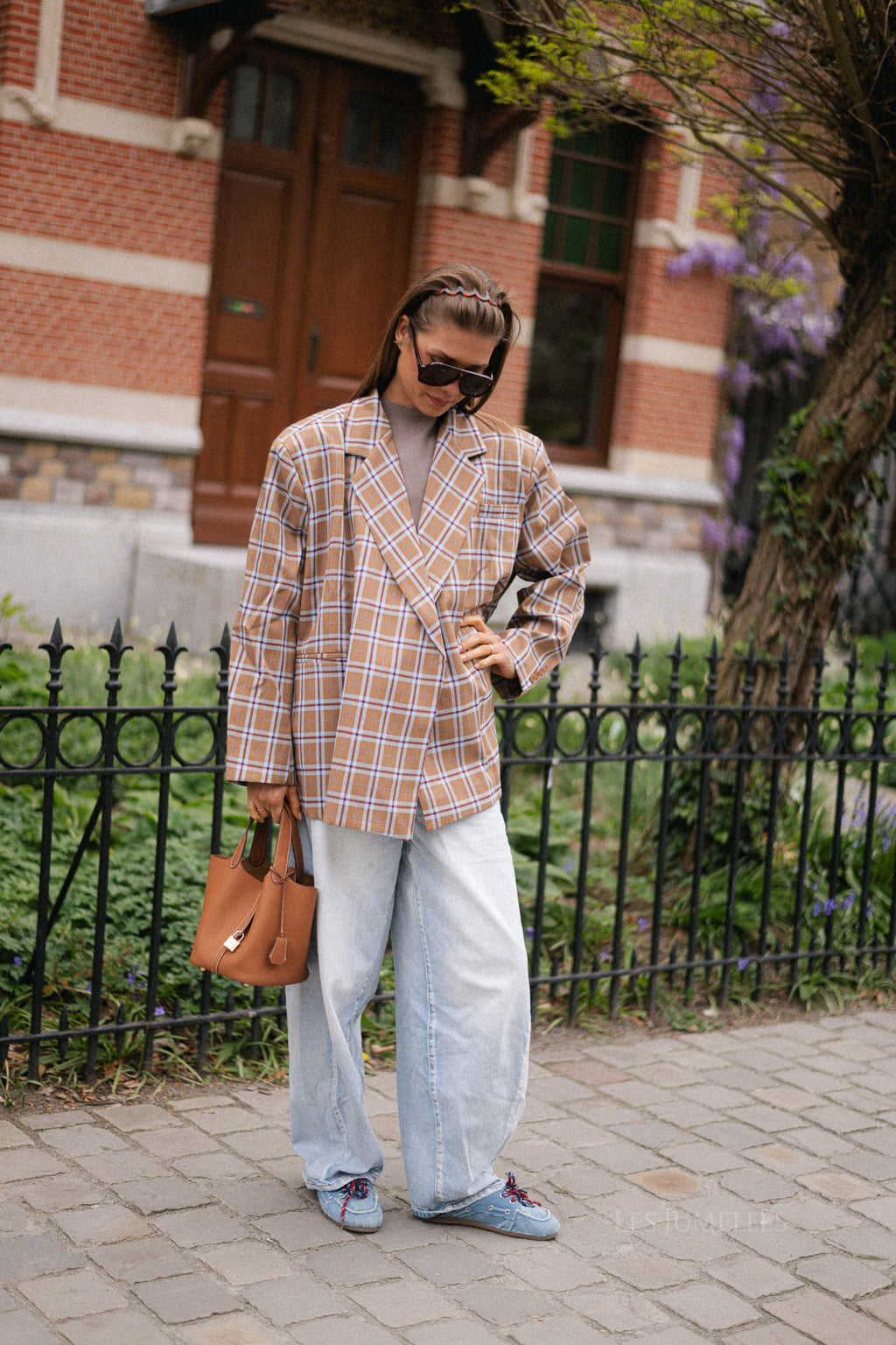 Chloe oversized signature check blazer caramel/light blue