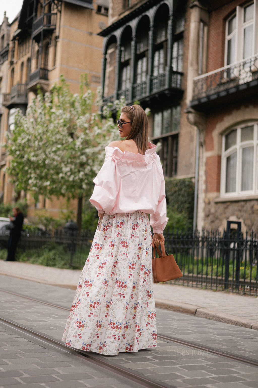 Isaline off-shoulder blouse baby pink