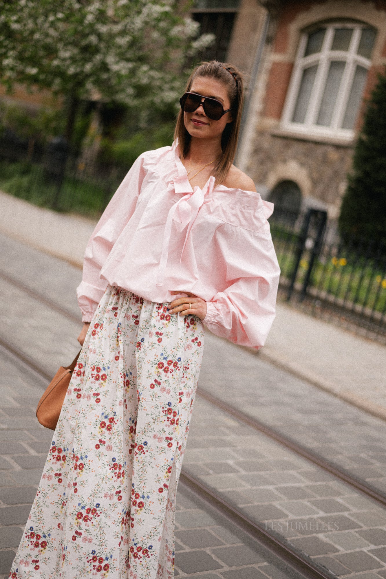 Isaline off-shoulder blouse baby pink